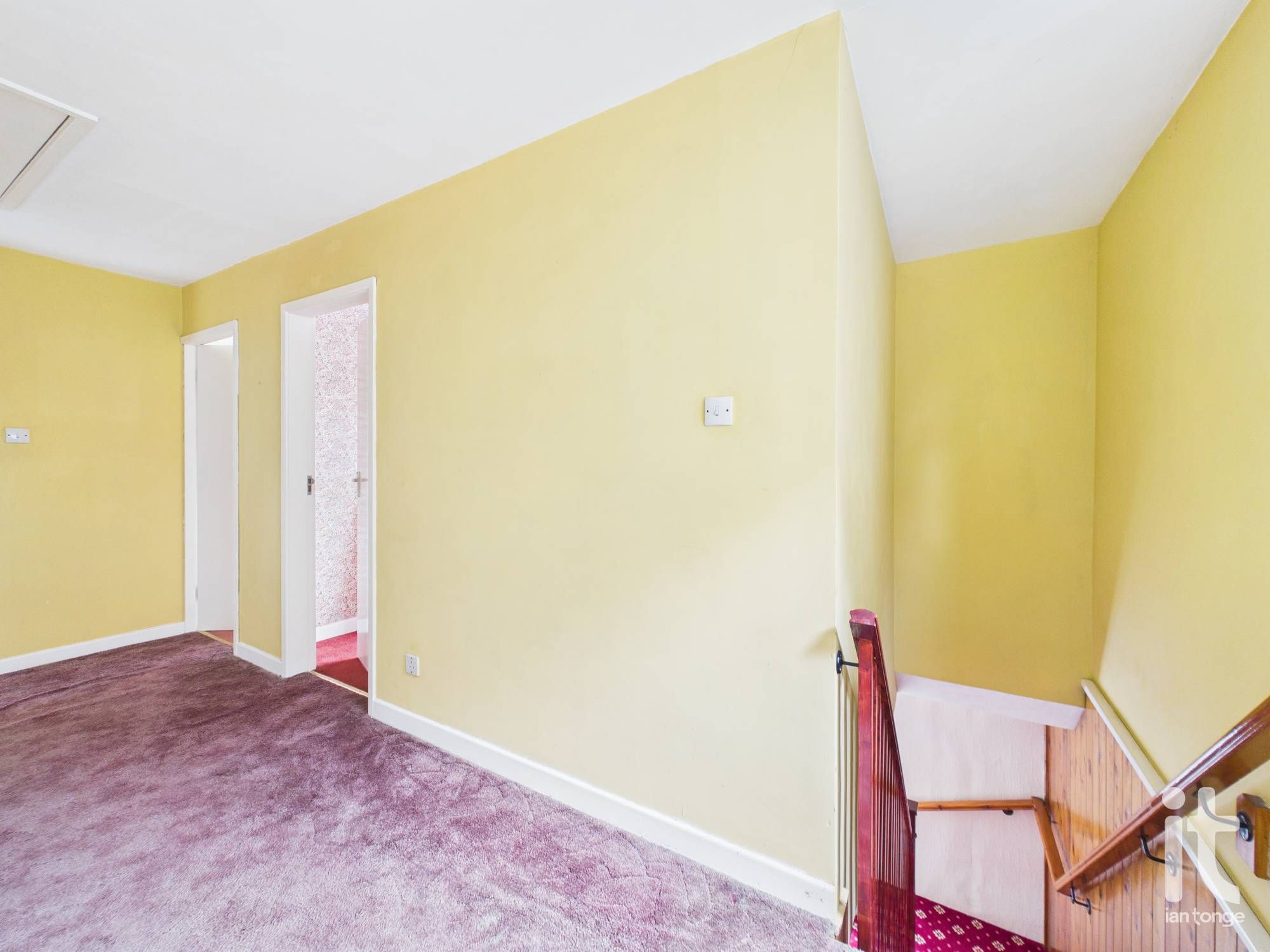 4 bedroom detached house For Sale in High Peak - Photograph 5.