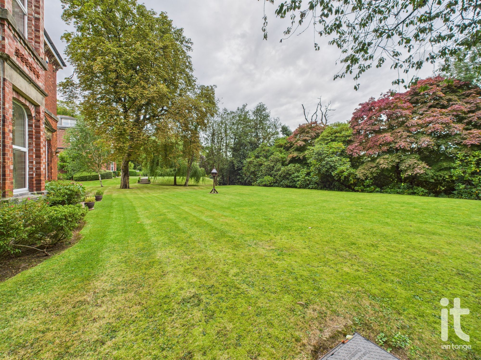 2 bedroom apartment flat/apartment For Sale in Stockport - Photograph 5.