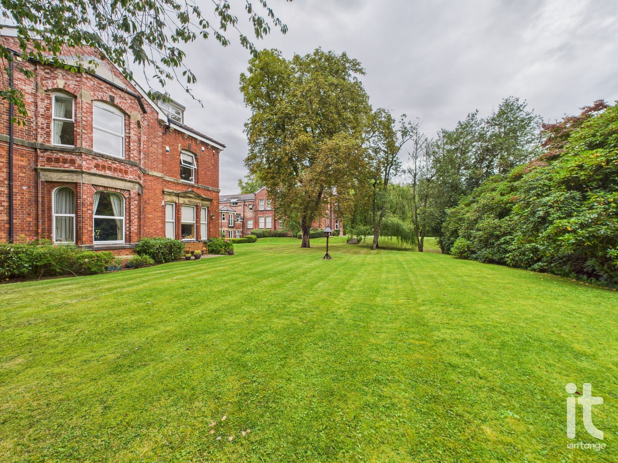 2 bedroom apartment flat/apartment For Sale in Stockport - Photograph 17.
