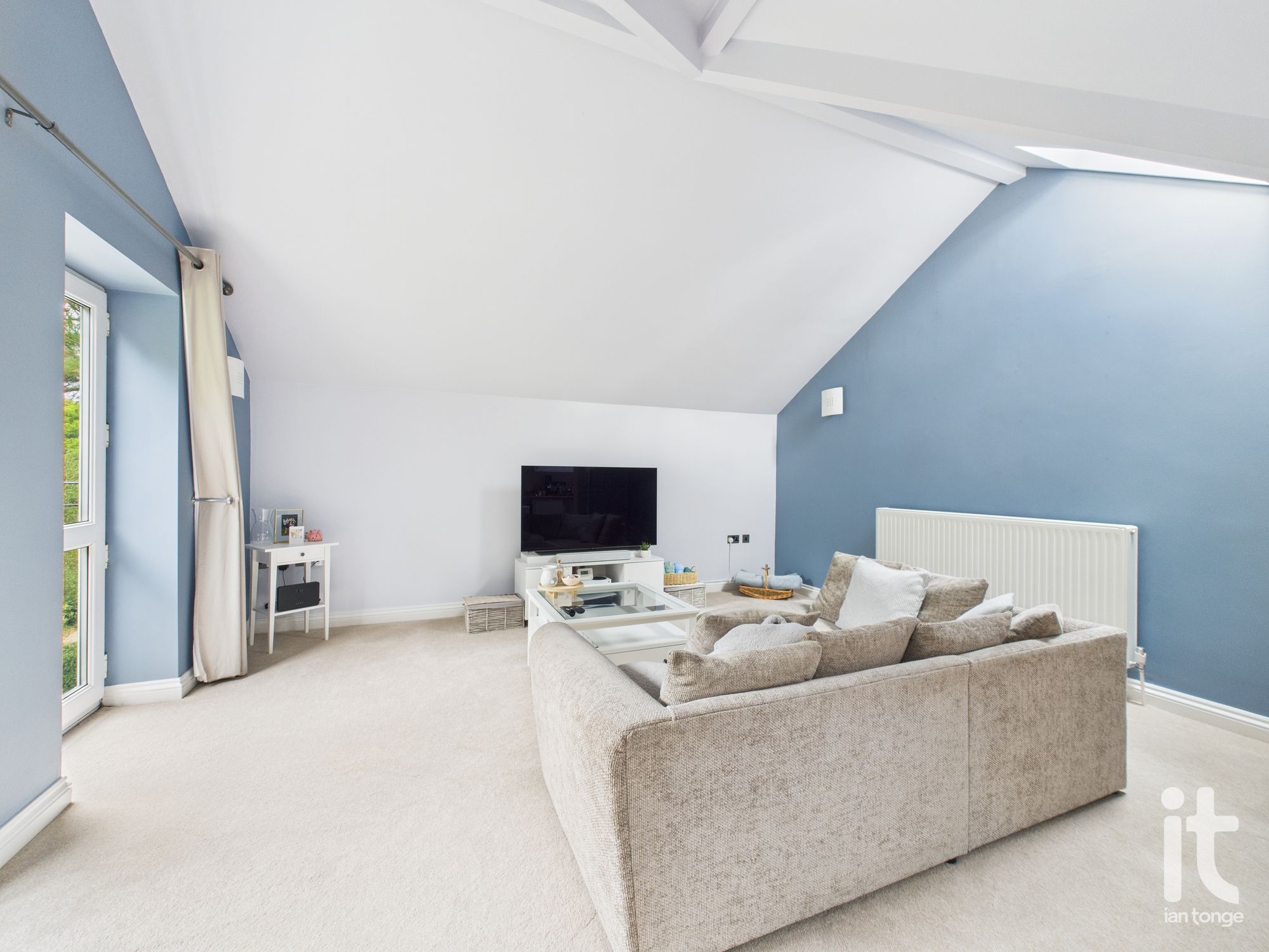 2 bedroom apartment flat/apartment For Sale in Stockport - Photograph 11.
