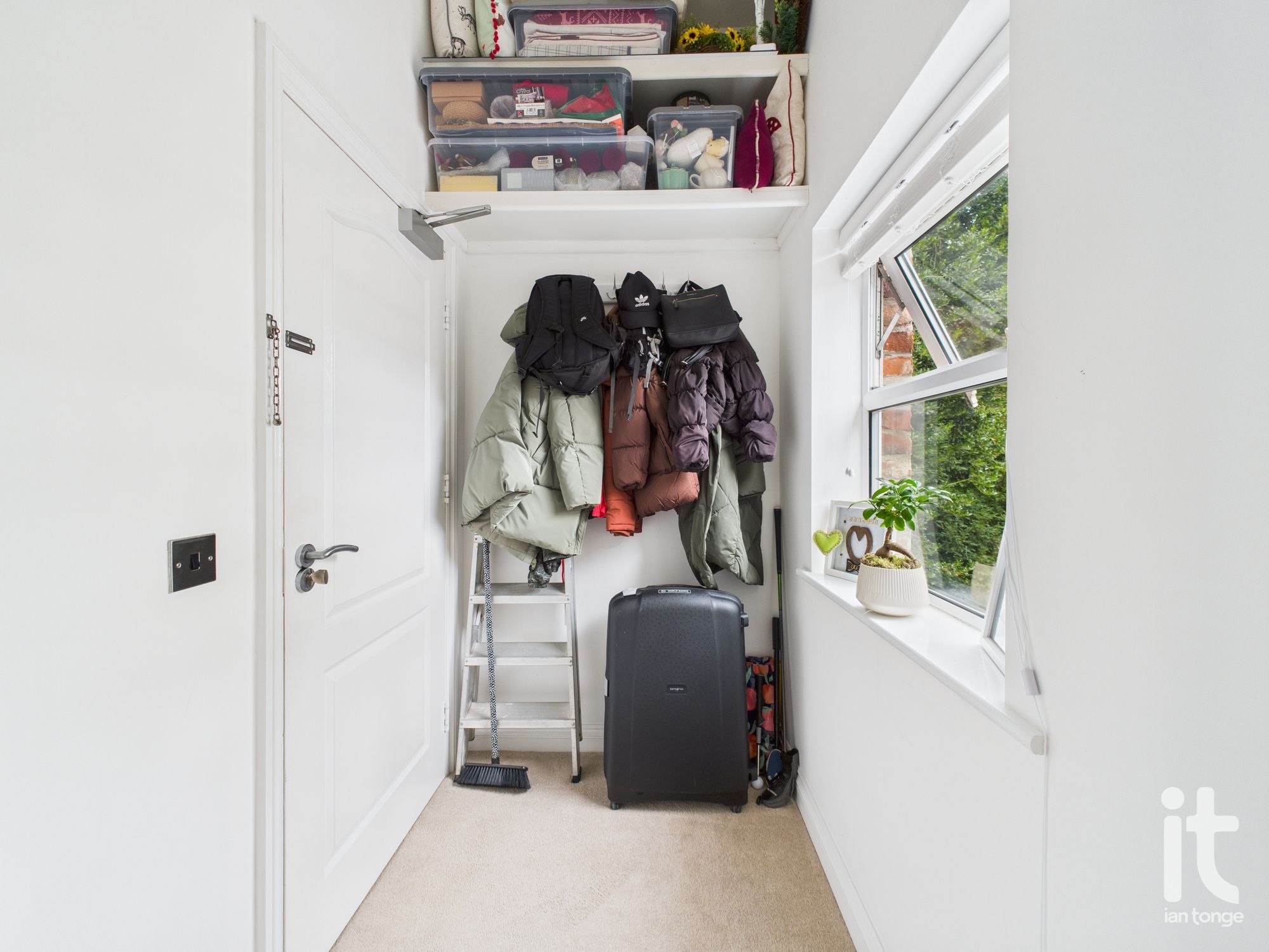 2 bedroom apartment flat/apartment For Sale in Stockport - Photograph 6.