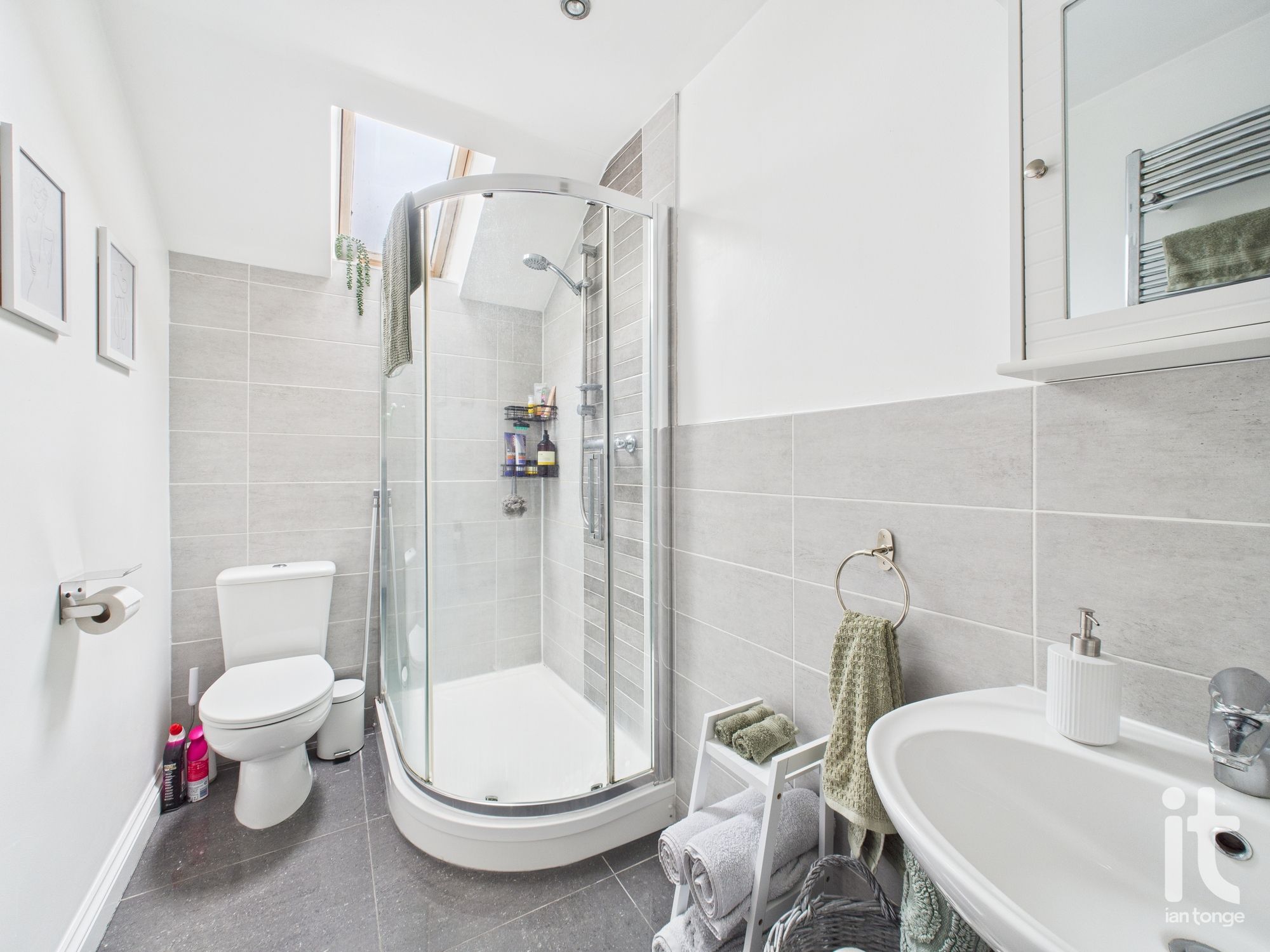 2 bedroom apartment flat/apartment For Sale in Stockport - Photograph 10.