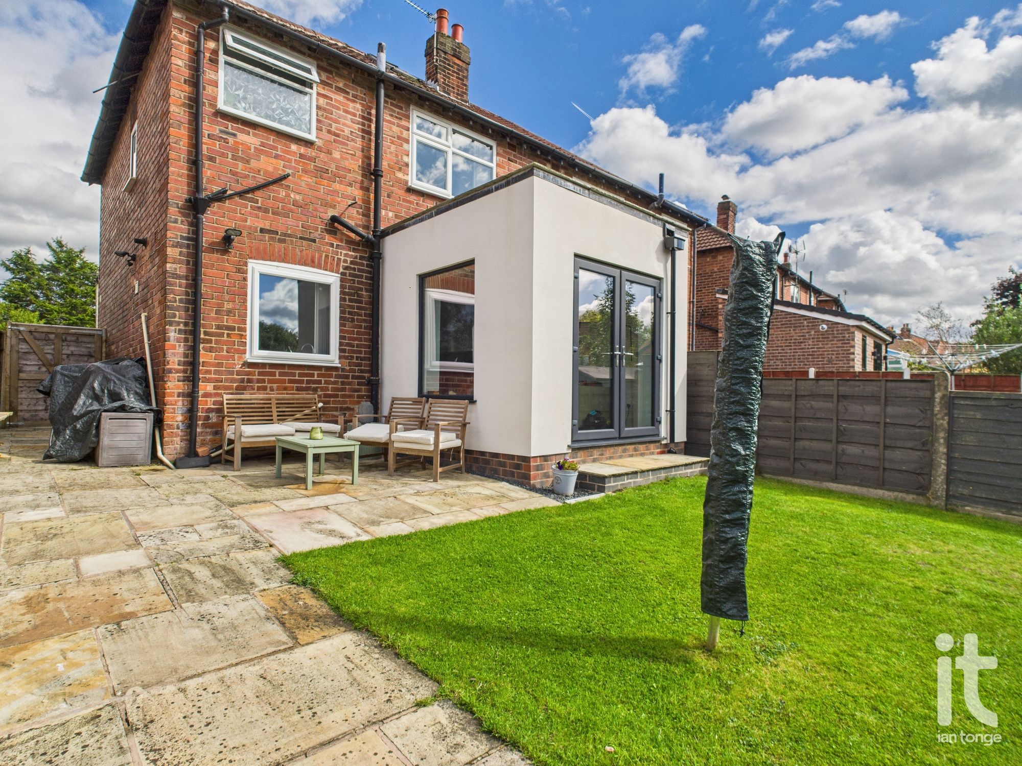 3 bedroom semi-detached house For Sale in Stockport - Photograph 25.