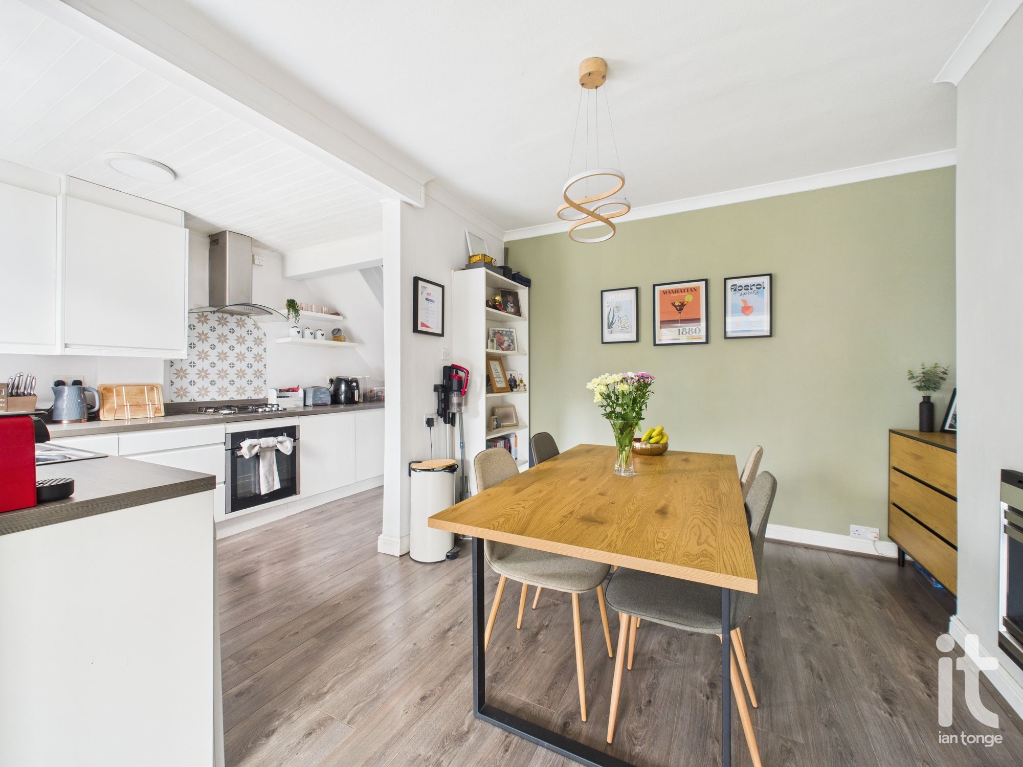 3 bedroom semi-detached house For Sale in Stockport - Property photograph.