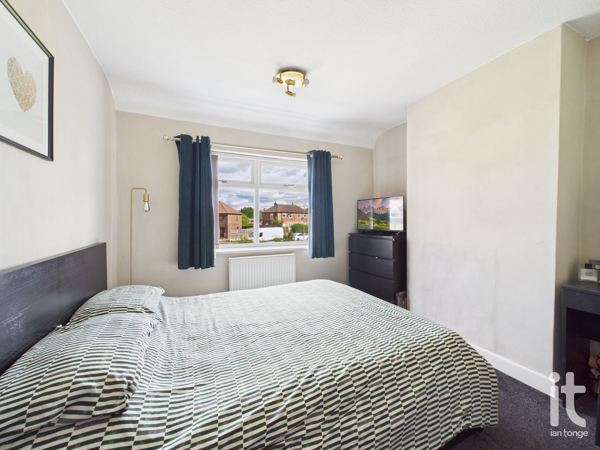 3 bedroom semi-detached house For Sale in Stockport - Photograph 18.