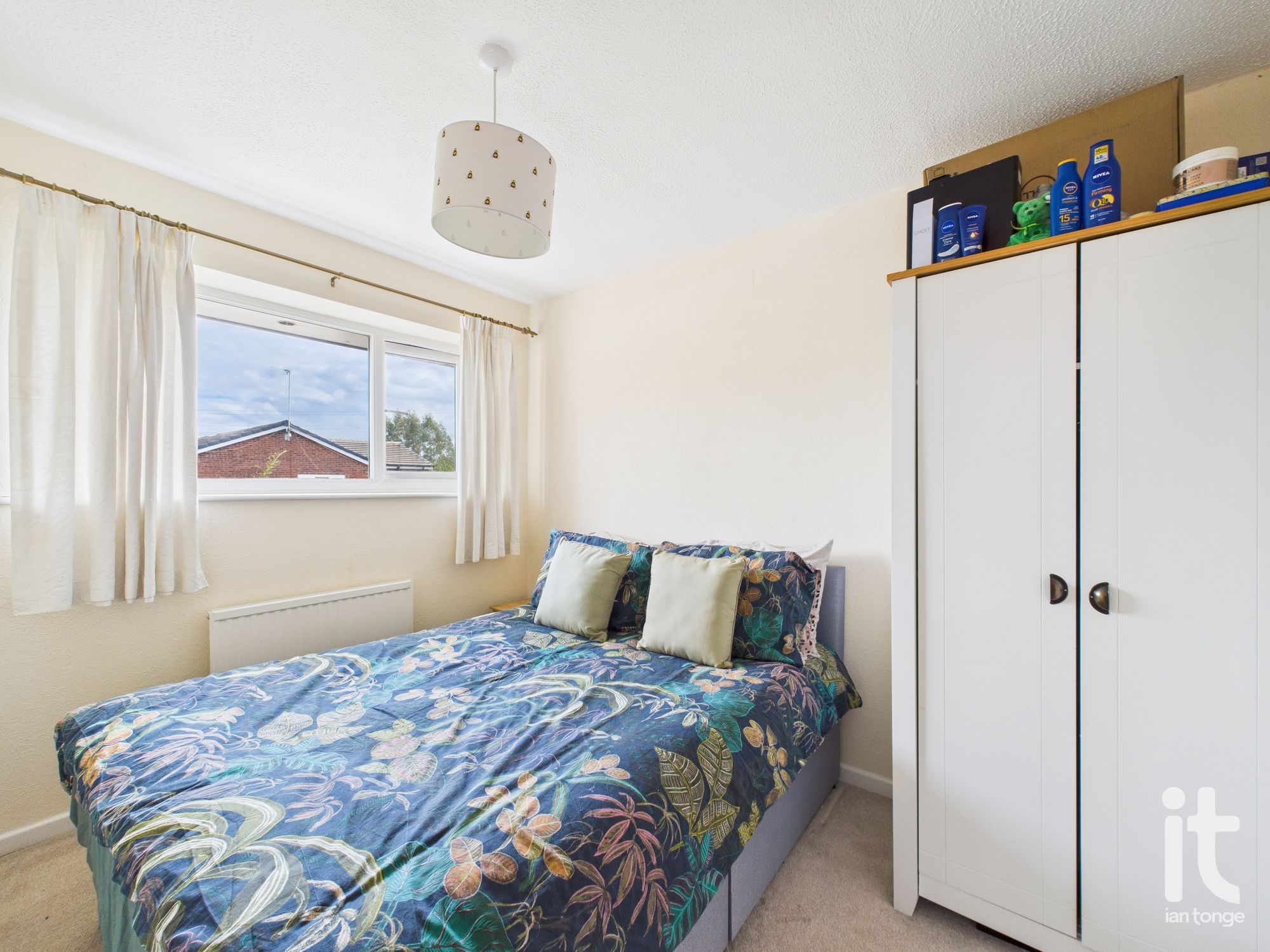 3 bedroom semi-detached house For Sale in Stockport - Photograph 15.