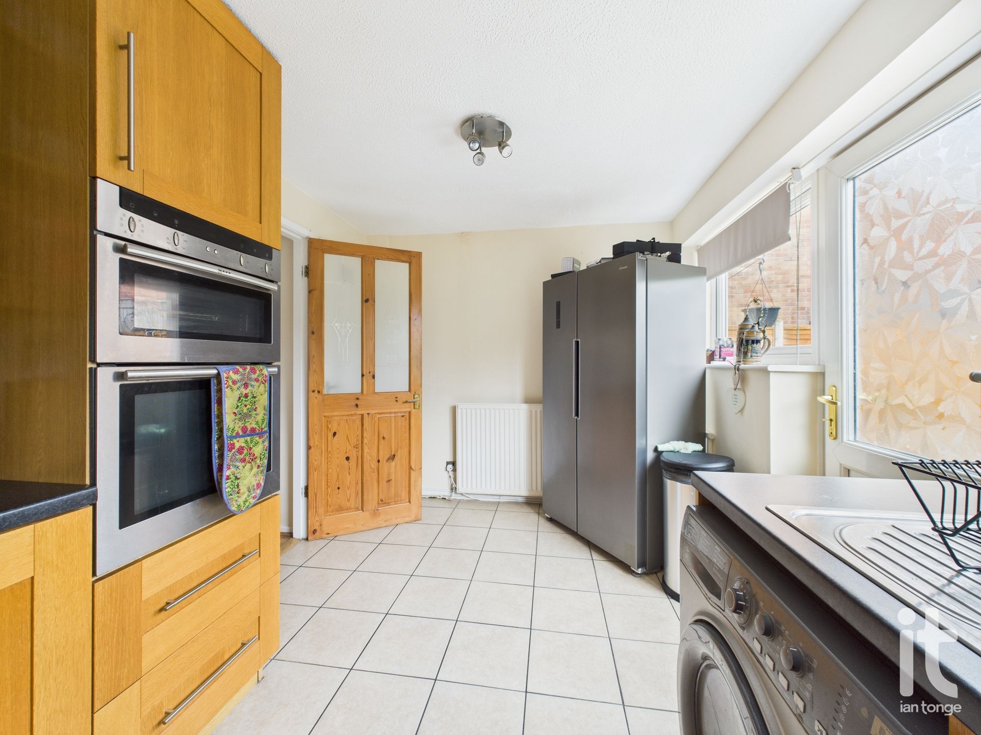3 bedroom semi-detached house For Sale in Stockport - Photograph 10.
