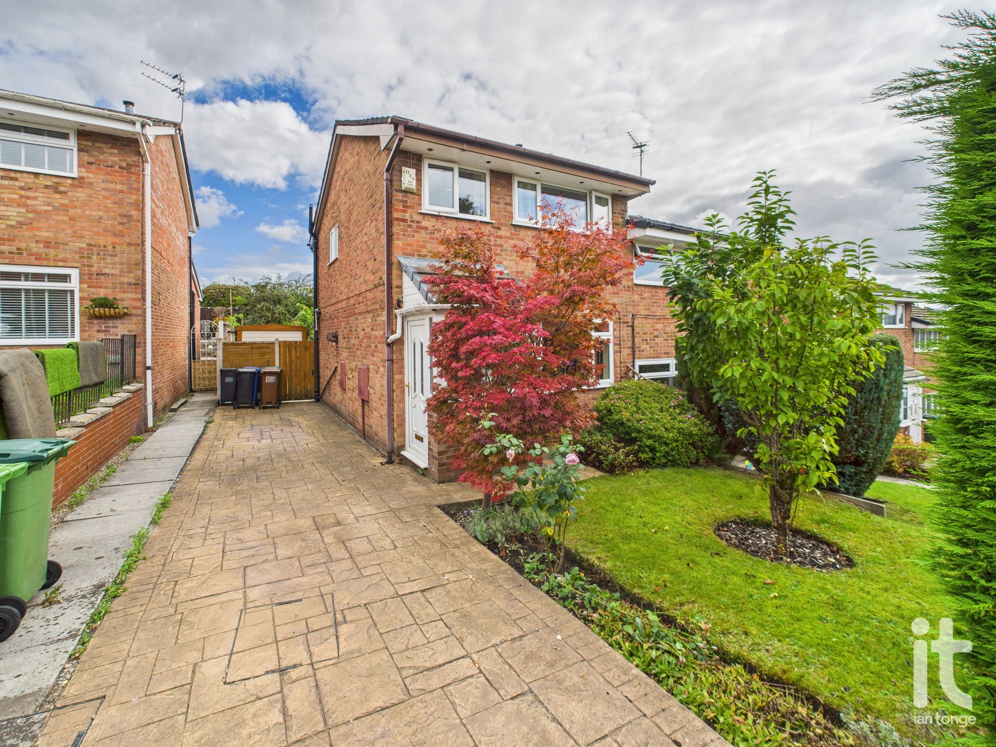 3 bedroom semi-detached house For Sale in Stockport - Photograph 1.
