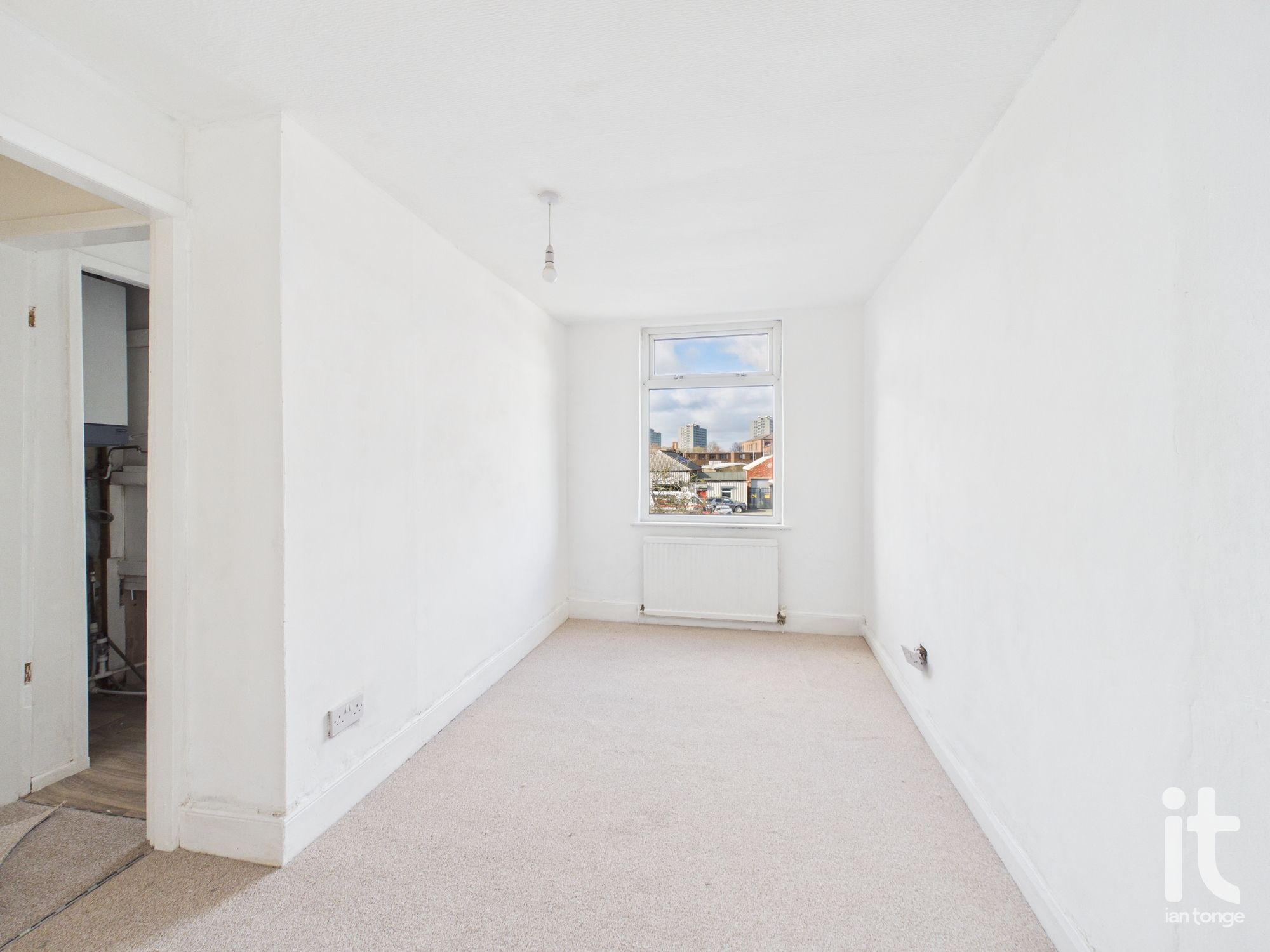 2 bedroom mid terraced house For Sale in Stockport - Photograph 10.