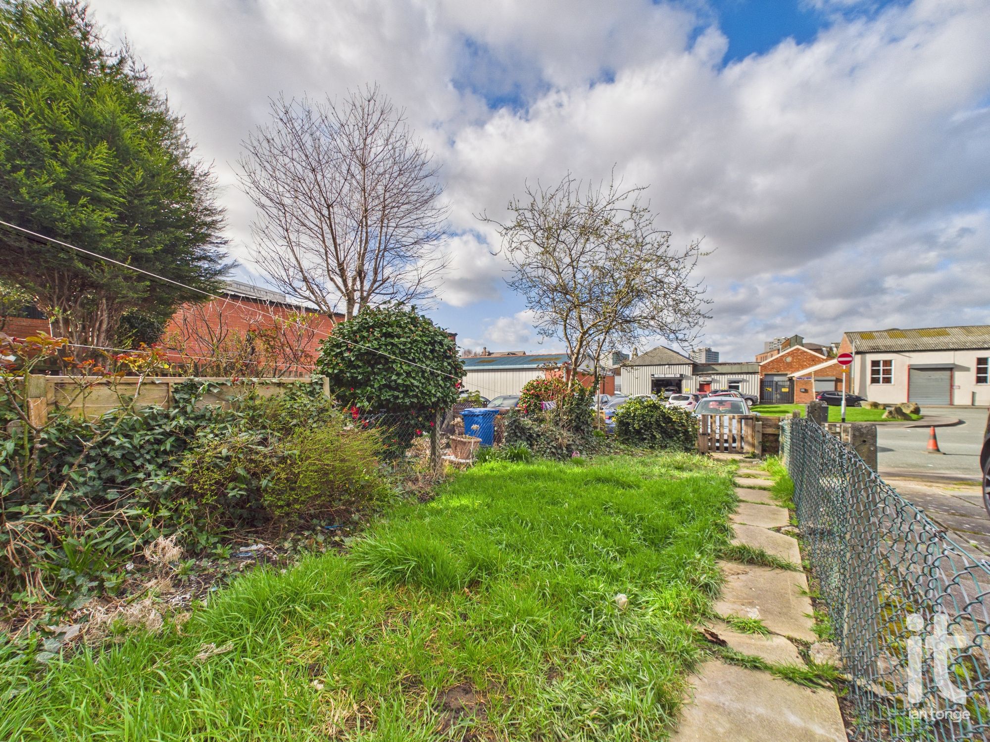 2 bedroom mid terraced house For Sale in Stockport - Photograph 3.