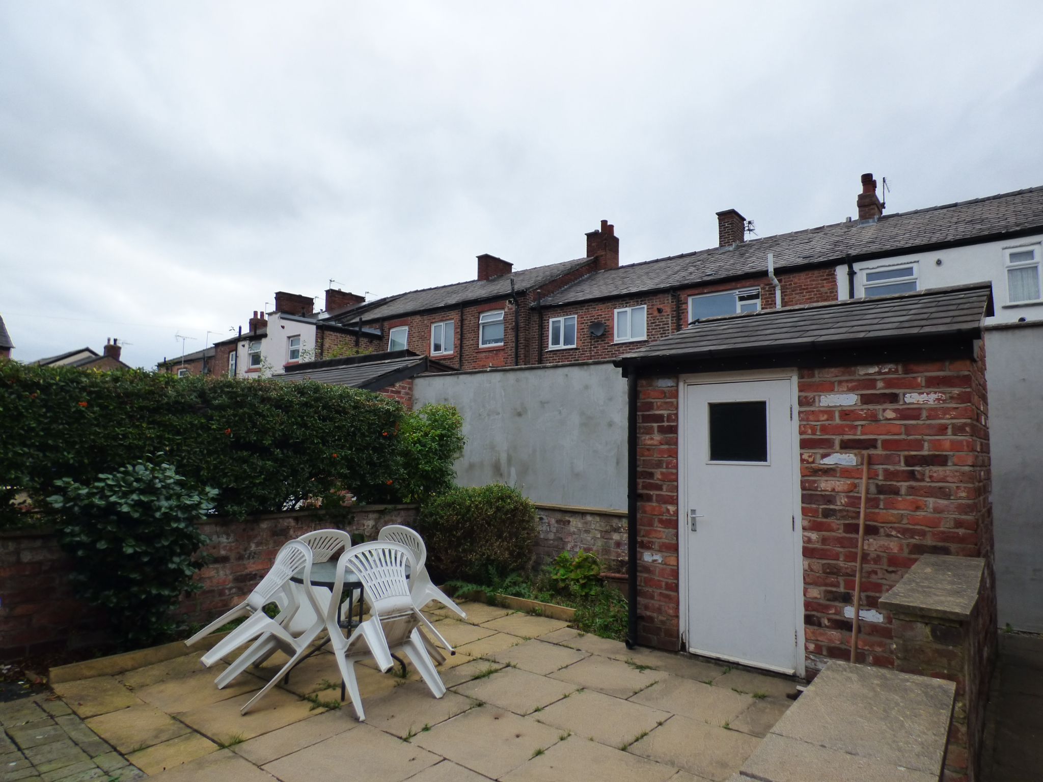 3 bedroom town house To Let in Stockport - Photograph 11.