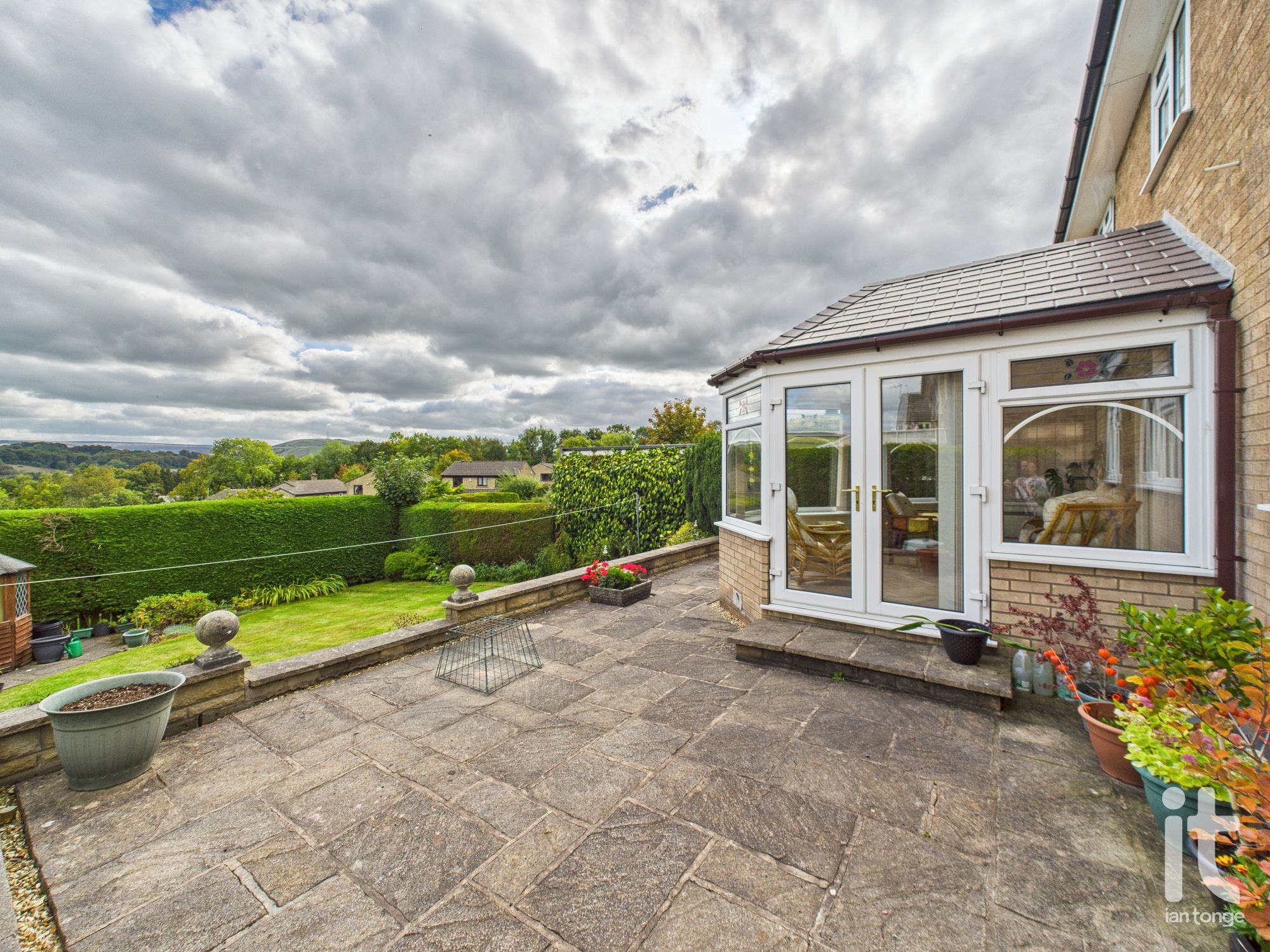 4 bedroom detached house For Sale in High Peak - Photograph 19.