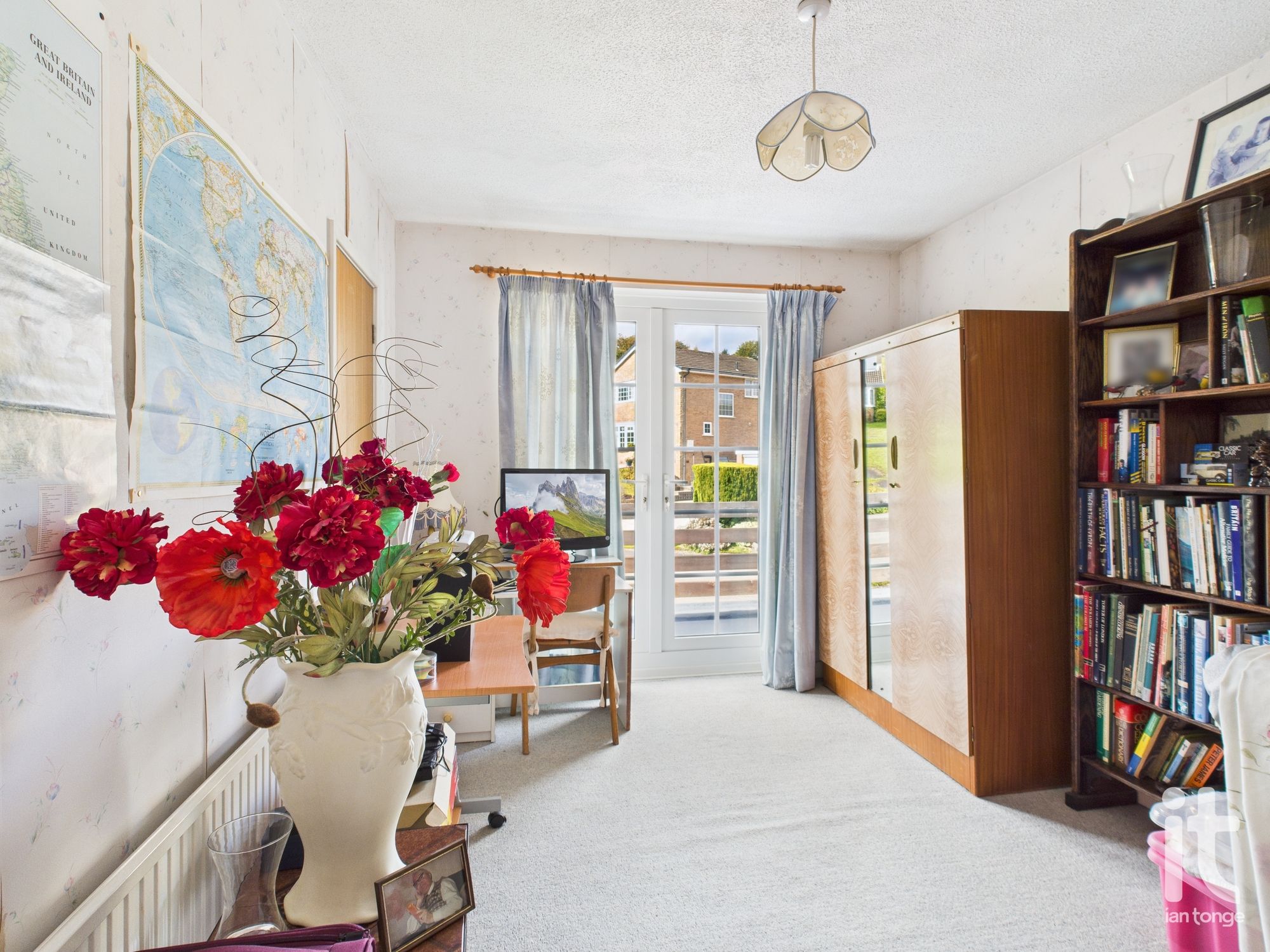 4 bedroom detached house For Sale in High Peak - Photograph 15.