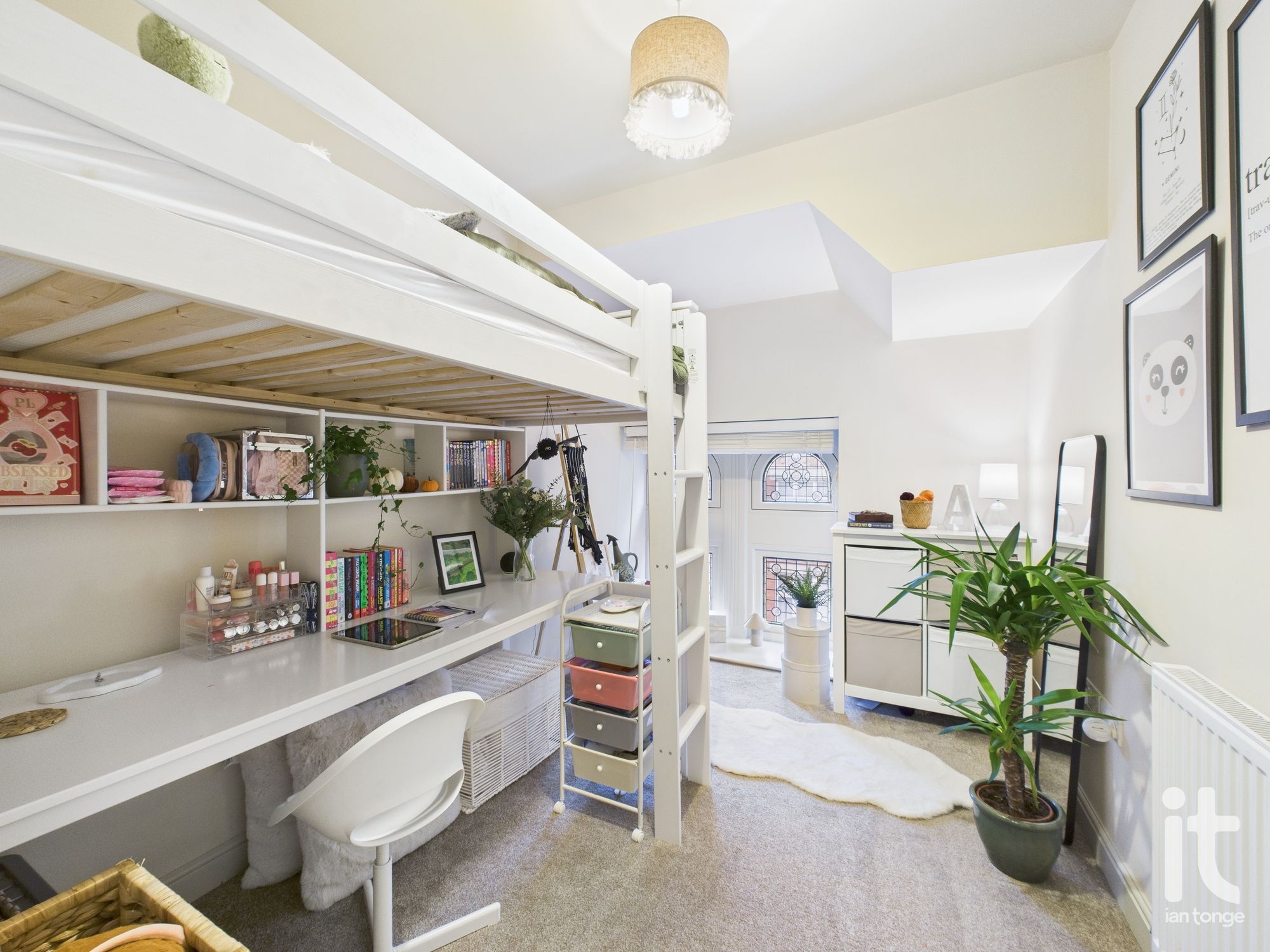 2 bedroom apartment flat/apartment For Sale in Stockport - Photograph 9.