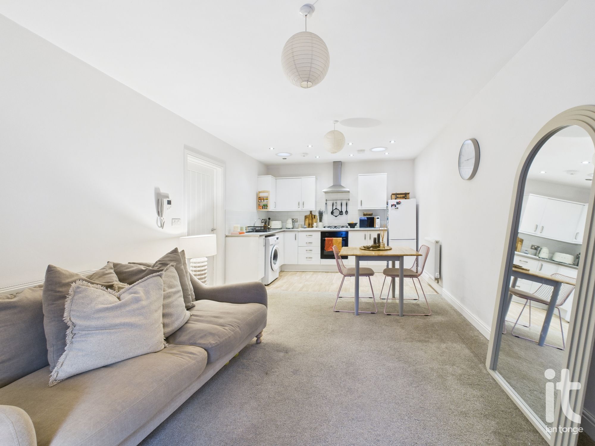 2 bedroom apartment flat/apartment For Sale in Stockport - Photograph 16.