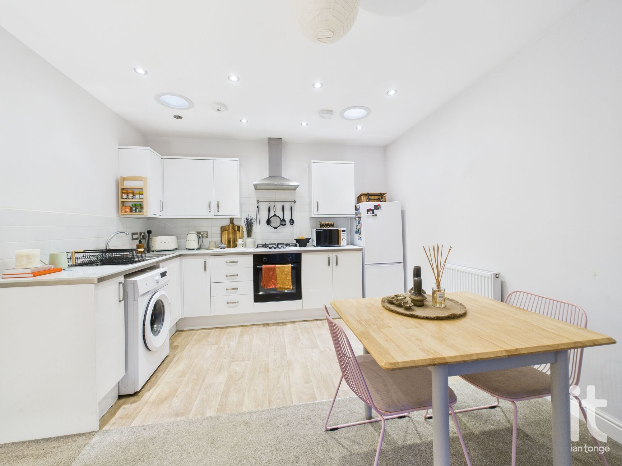 2 bedroom apartment flat/apartment For Sale in Stockport - Photograph 20.