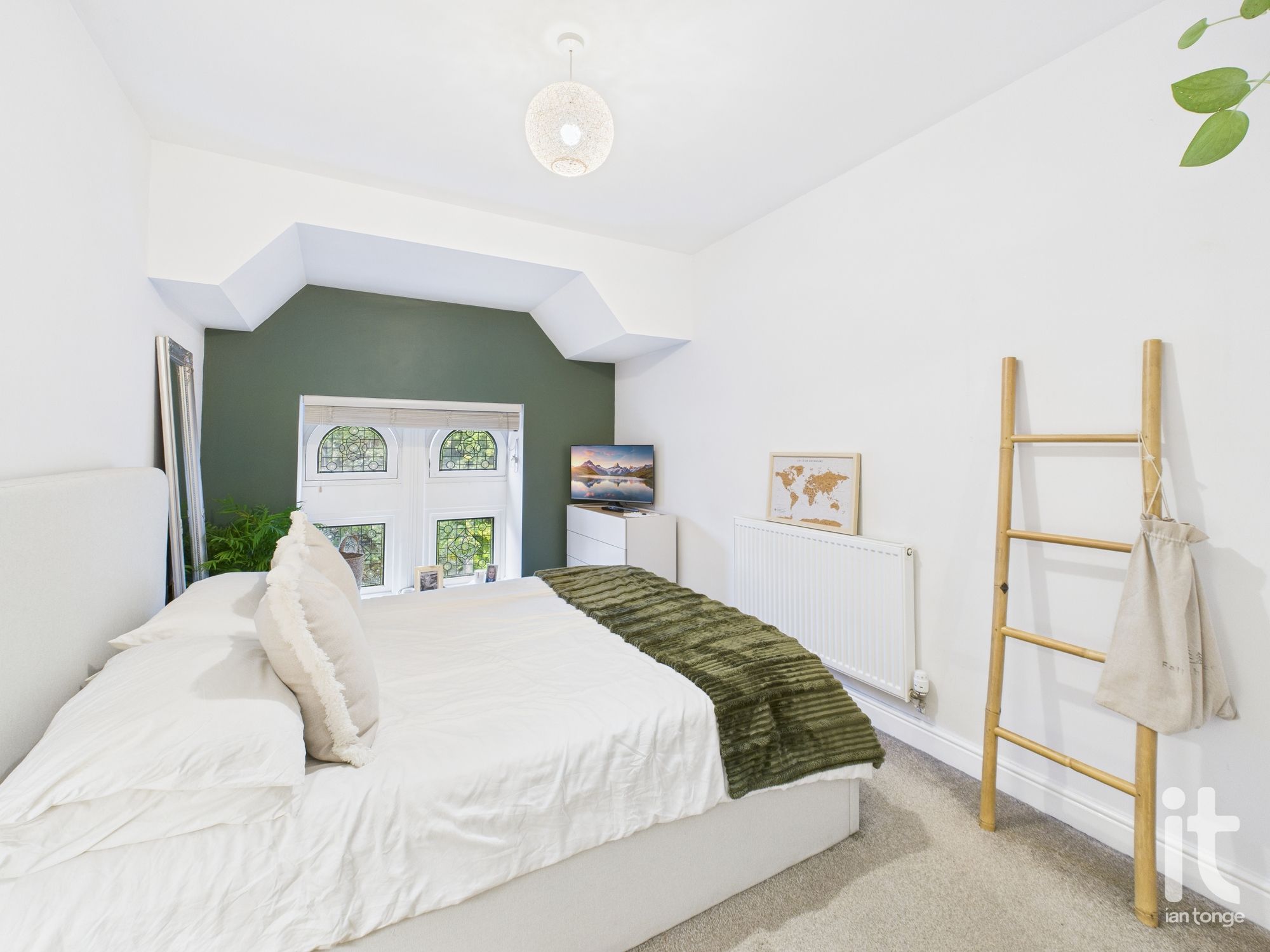 2 bedroom apartment flat/apartment For Sale in Stockport - Photograph 8.