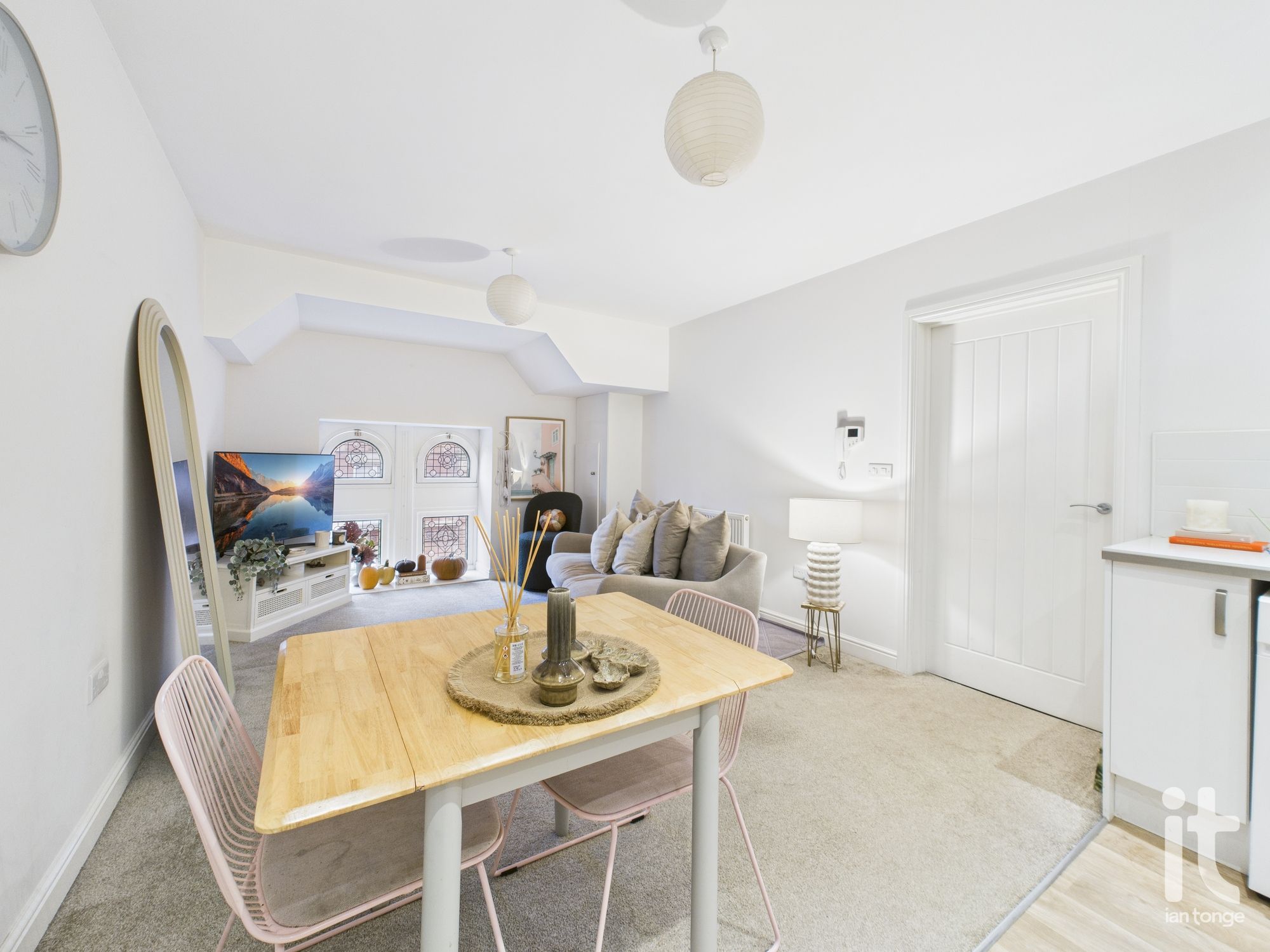 2 bedroom apartment flat/apartment For Sale in Stockport - Photograph 14.