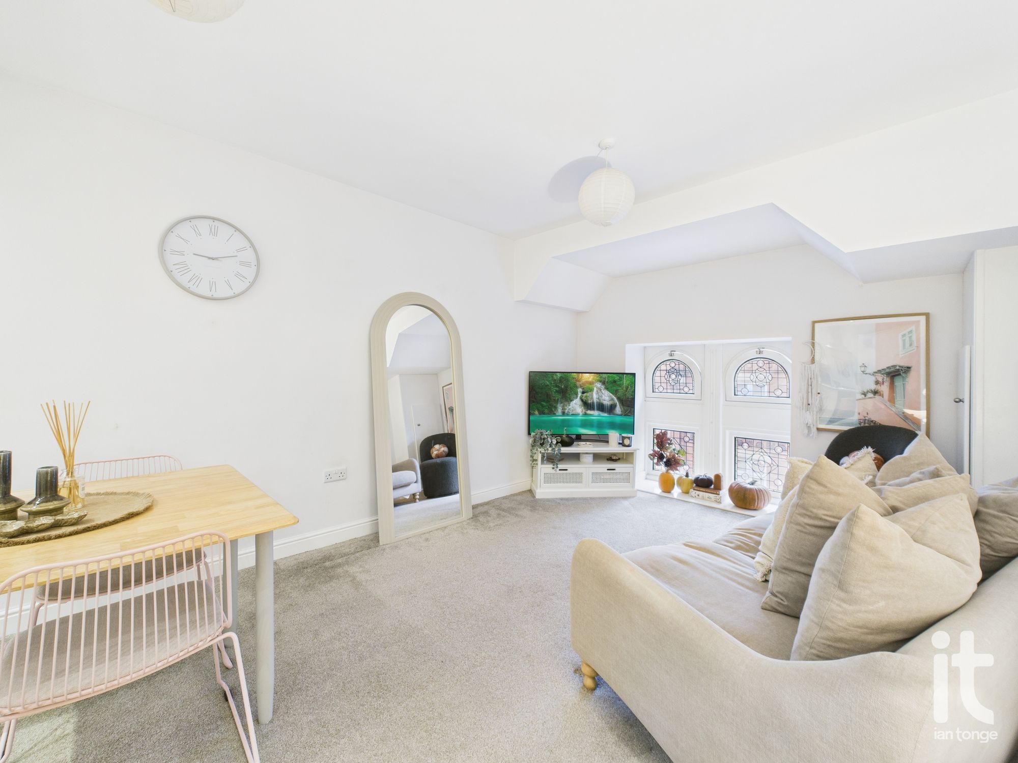 2 bedroom apartment flat/apartment For Sale in Stockport - Photograph 11.