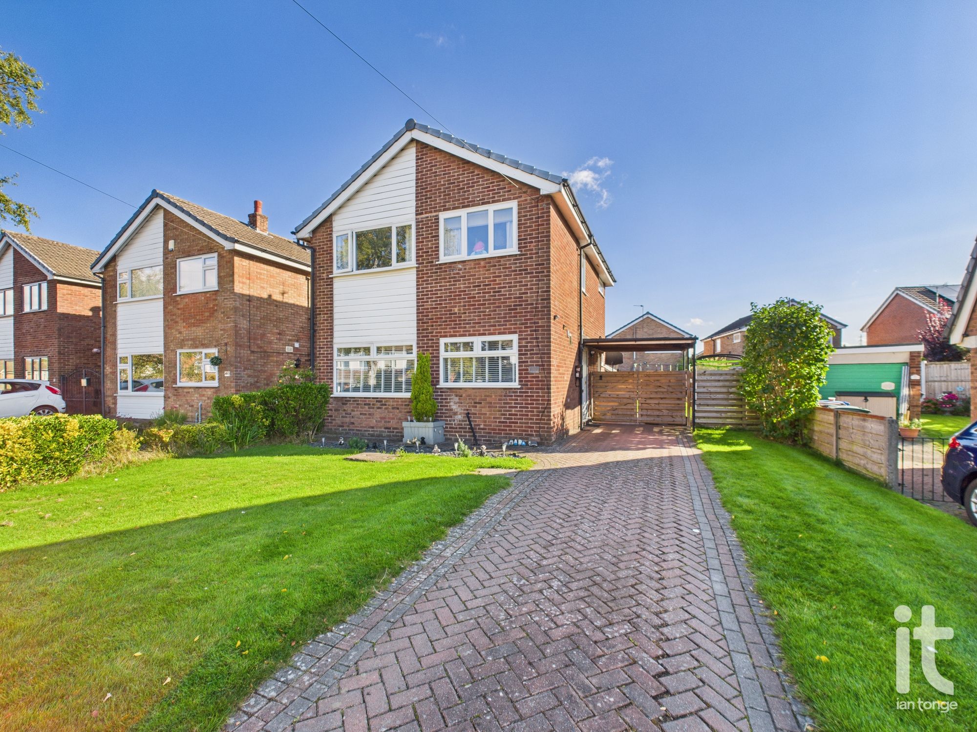 3 bedroom detached house For Sale in Stockport - Photograph 1.