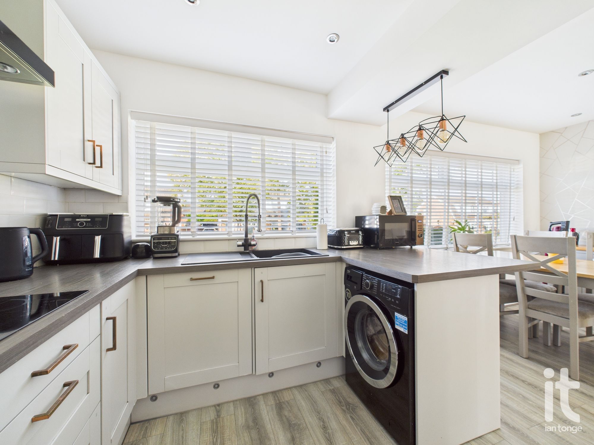 3 bedroom detached house For Sale in Stockport - Photograph 8.