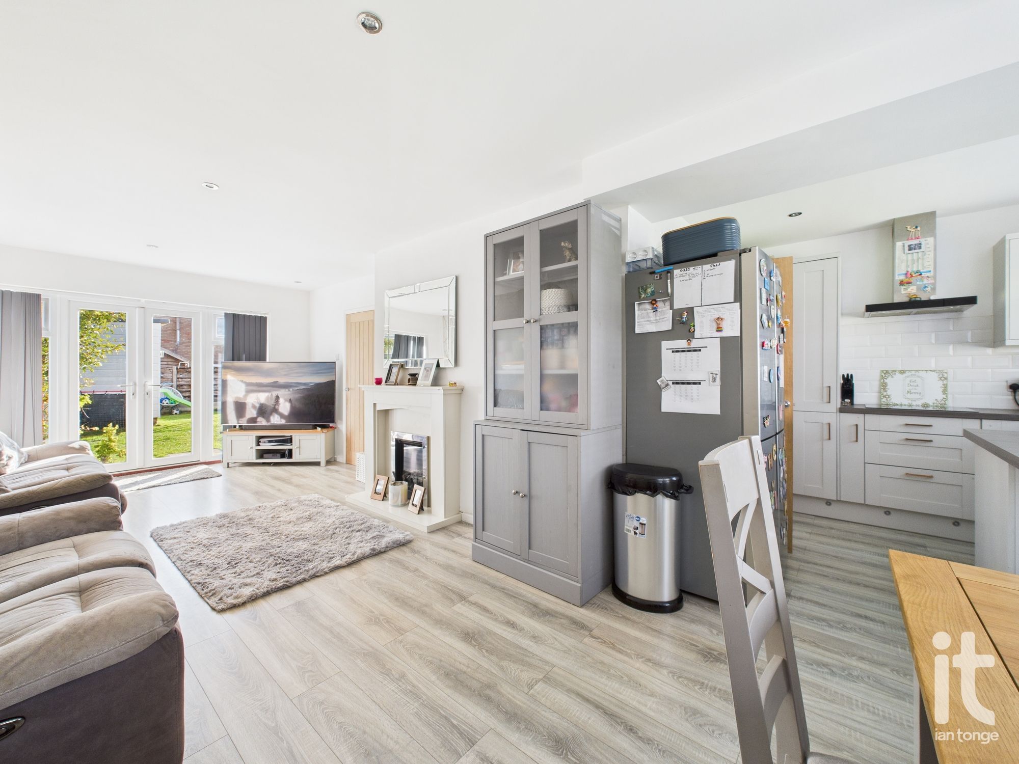 3 bedroom detached house For Sale in Stockport - Photograph 11.