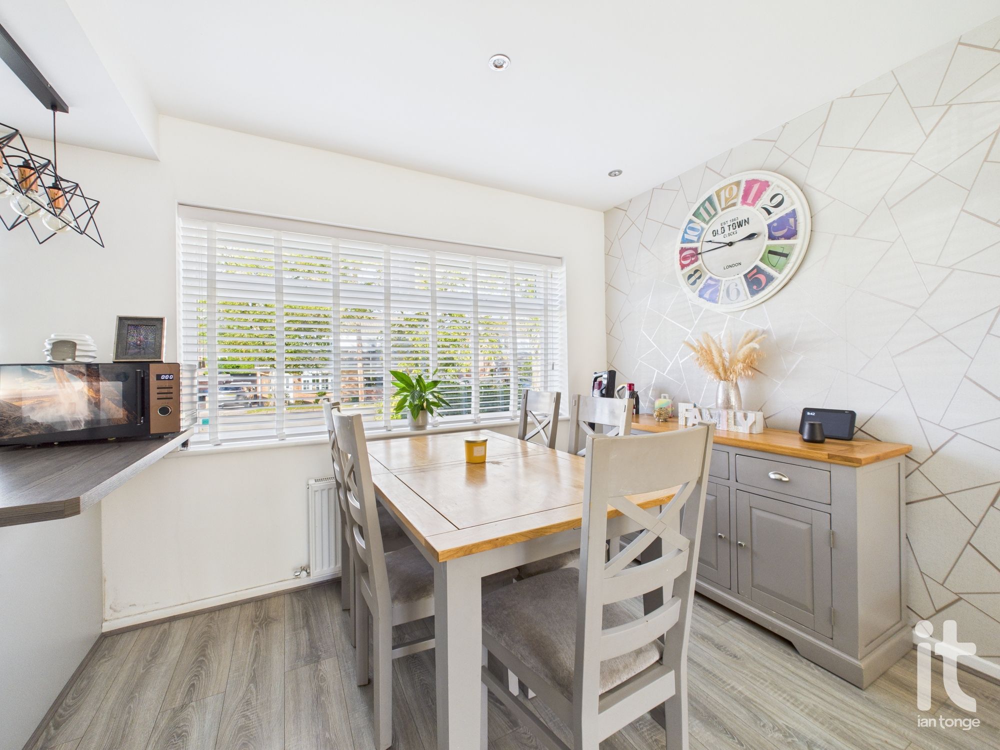 3 bedroom detached house For Sale in Stockport - Photograph 12.