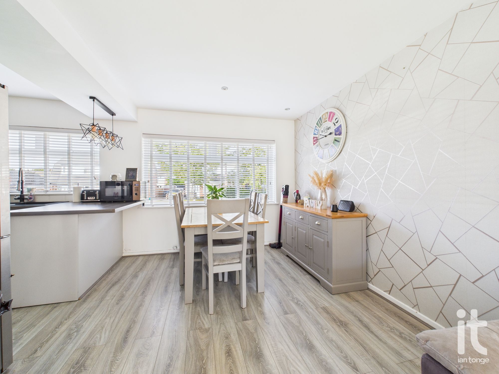 3 bedroom detached house For Sale in Stockport - Photograph 13.