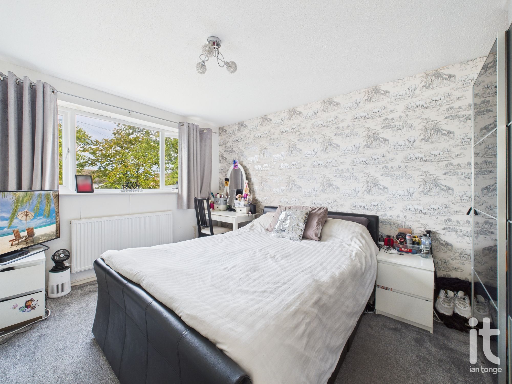 3 bedroom detached house For Sale in Stockport - Photograph 18.