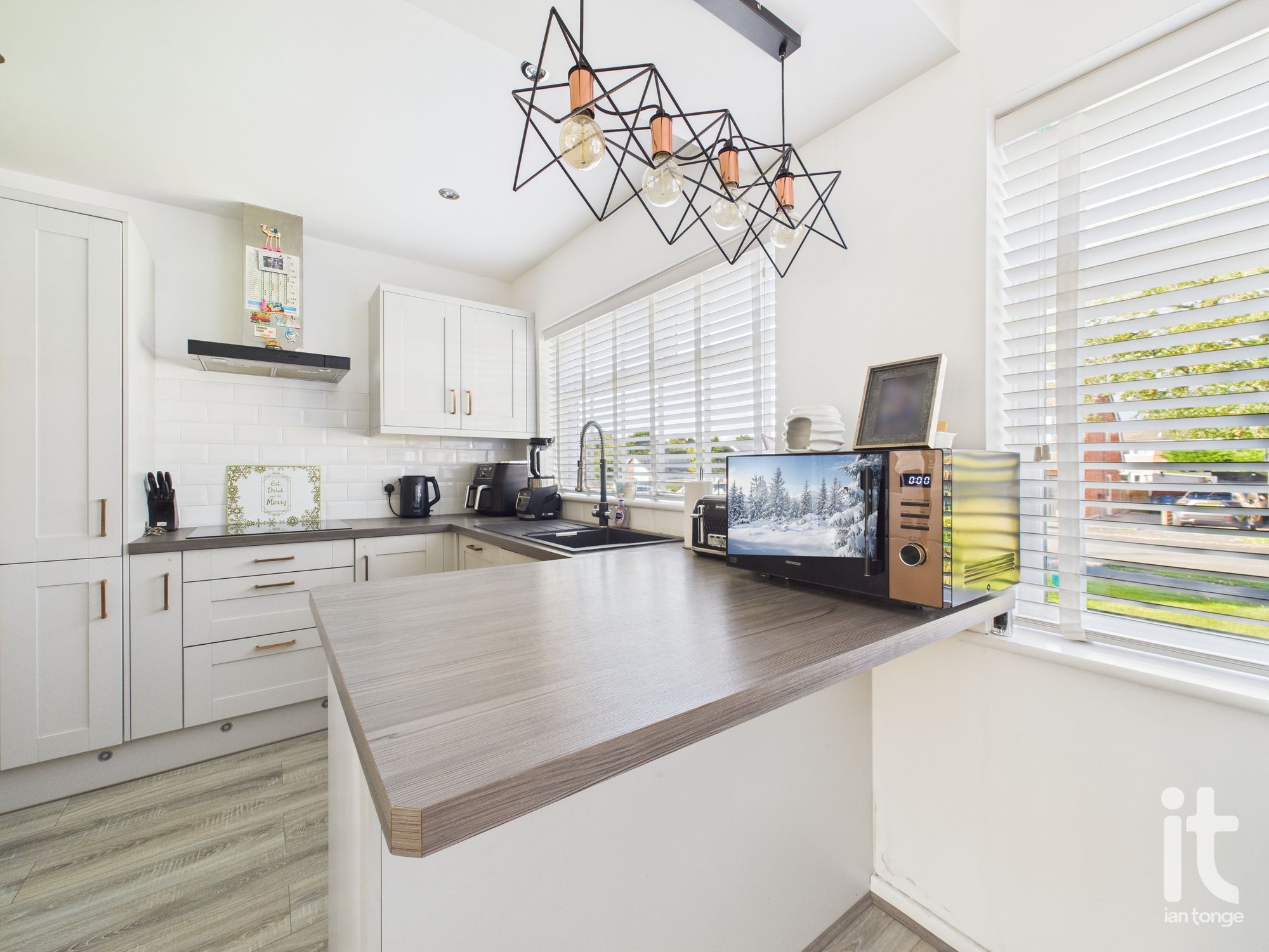 3 bedroom detached house For Sale in Stockport - Photograph 2.