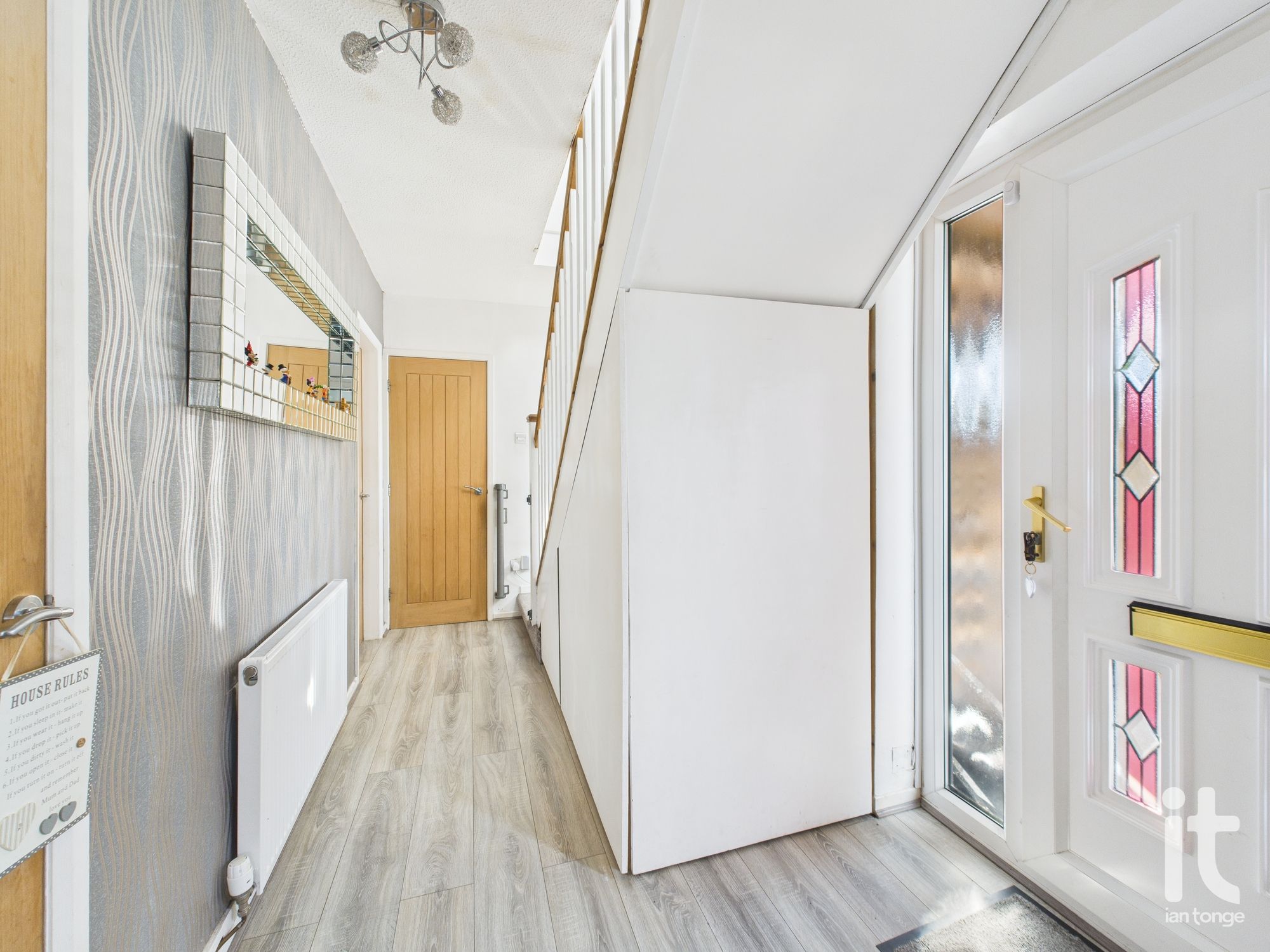 3 bedroom detached house For Sale in Stockport - Photograph 5.
