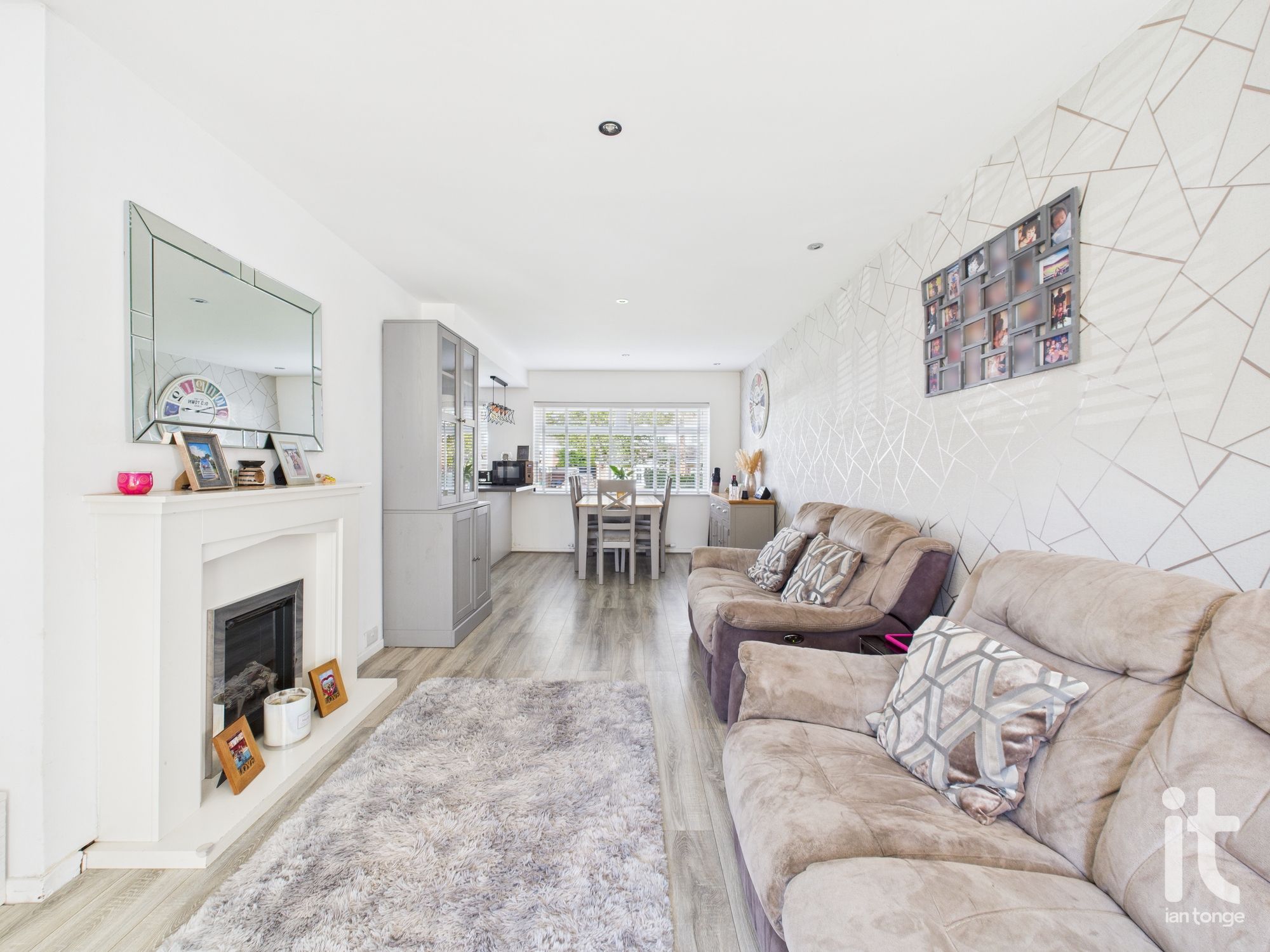 3 bedroom detached house For Sale in Stockport - Photograph 14.