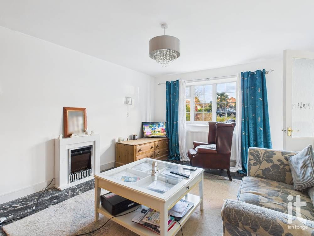 2 bedroom semi-detached bungalow For Sale in Stockport - Property photograph.