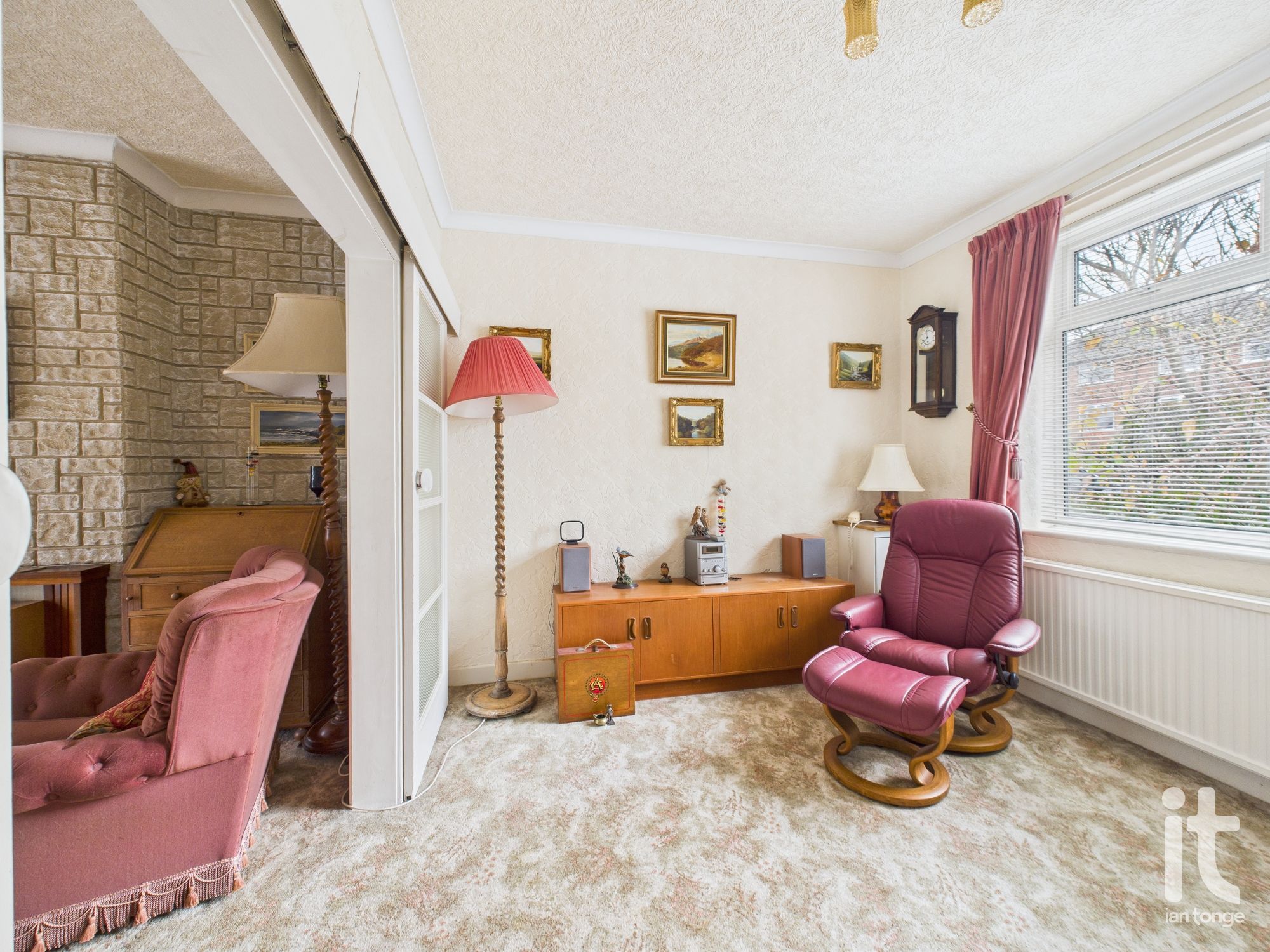 3 bedroom semi-detached house For Sale in Stockport - Photograph 3.