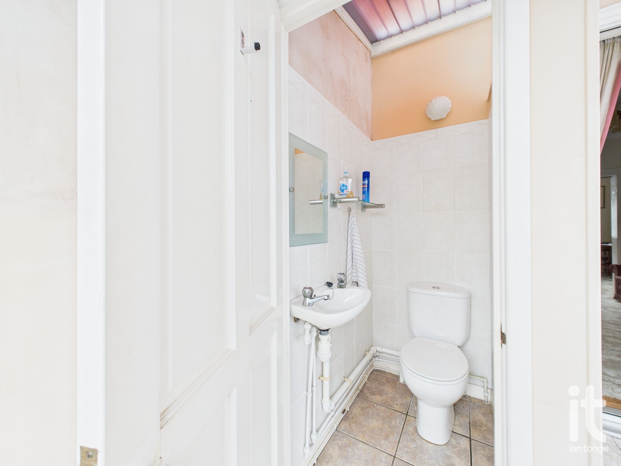 3 bedroom semi-detached house For Sale in Stockport - Photograph 7.