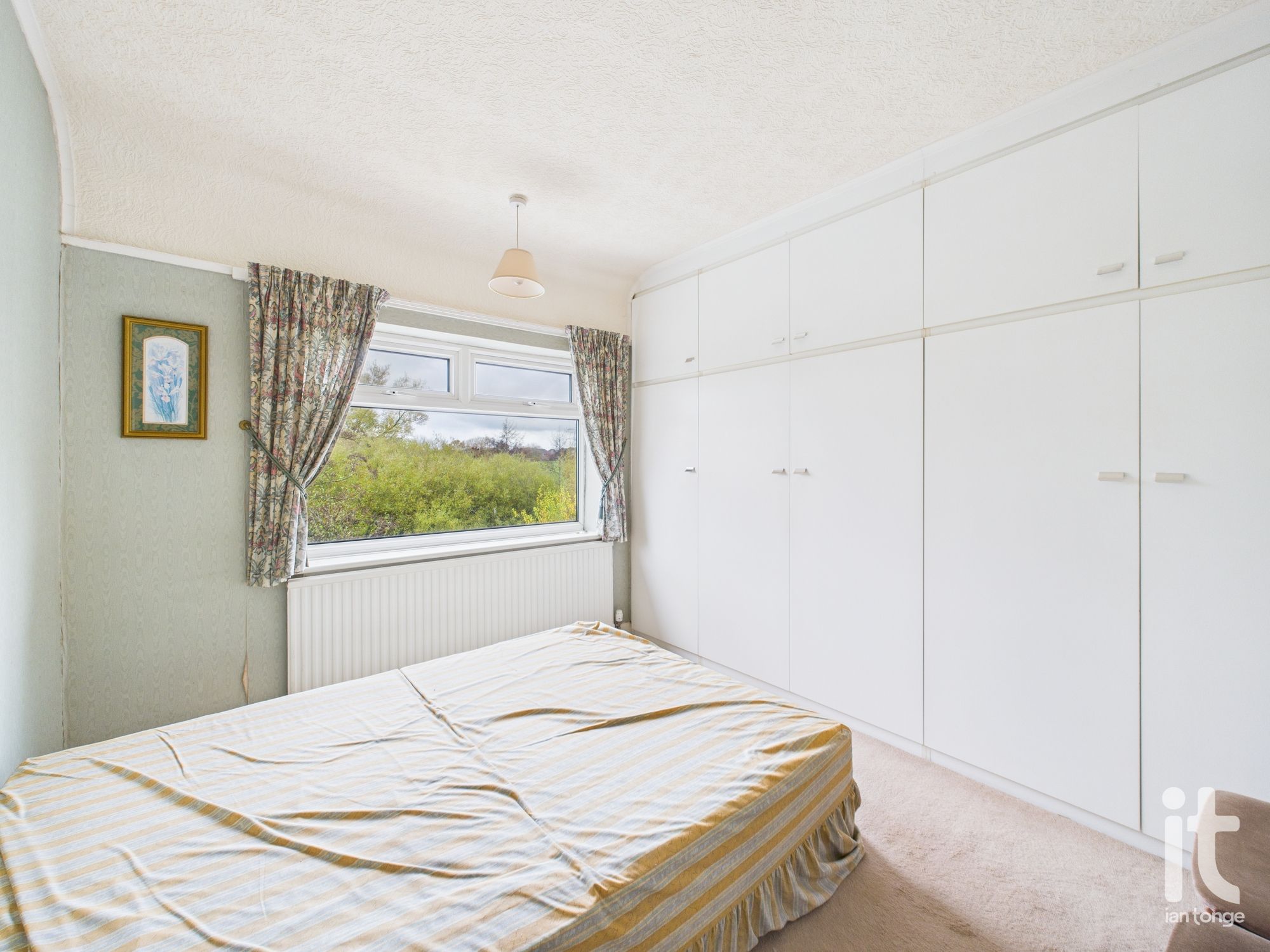 3 bedroom semi-detached house For Sale in Stockport - Photograph 13.