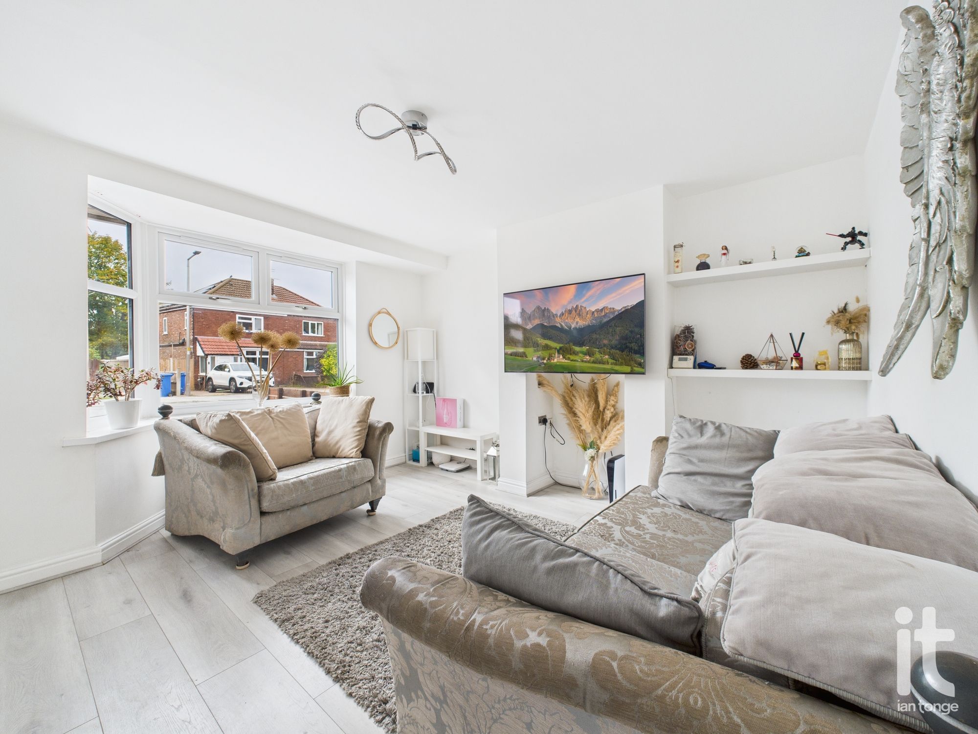 3 bedroom semi-detached house For Sale in Stockport - Photograph 4.