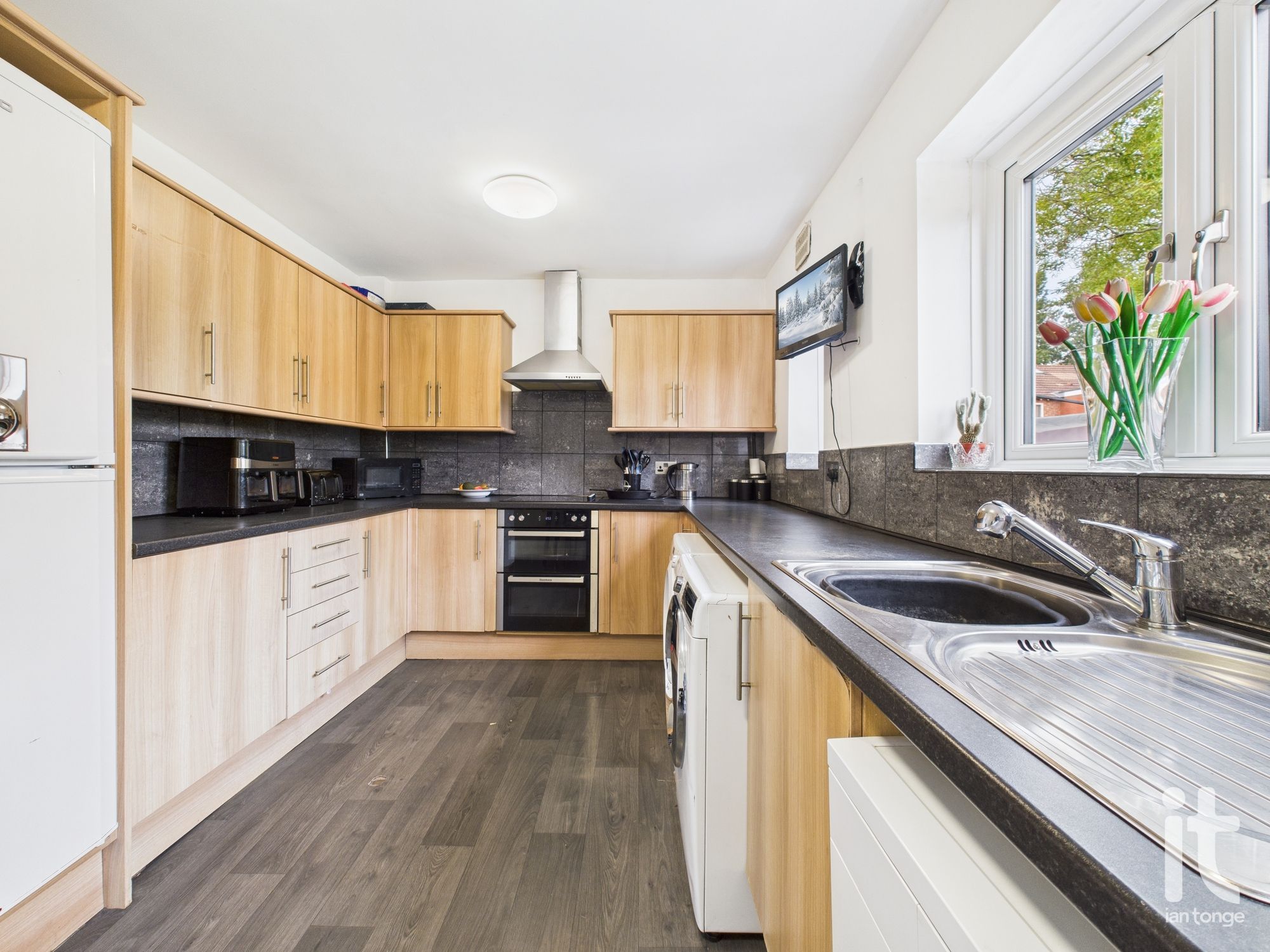 3 bedroom semi-detached house For Sale in Stockport - Photograph 9.