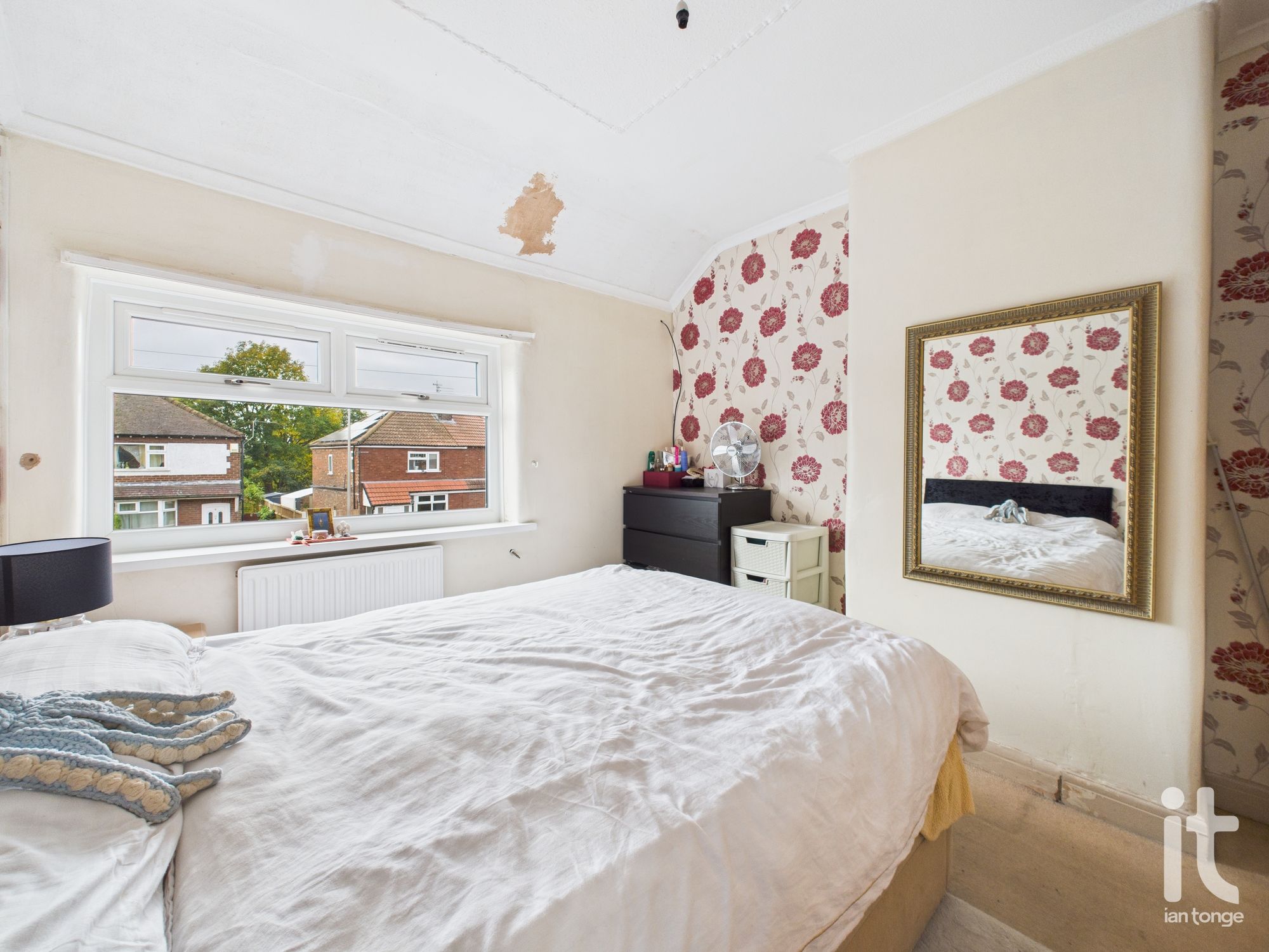 3 bedroom semi-detached house For Sale in Stockport - Photograph 18.