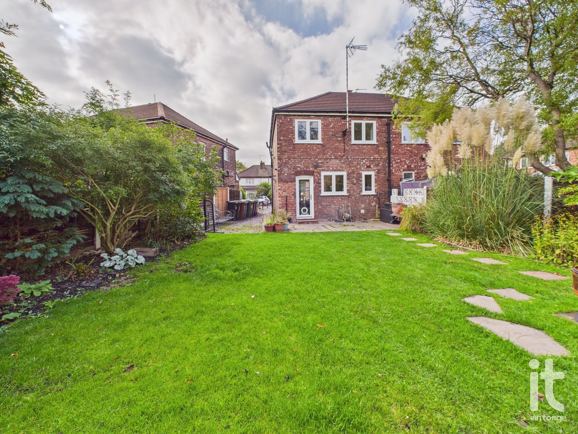 3 bedroom semi-detached house For Sale in Stockport - Photograph 26.