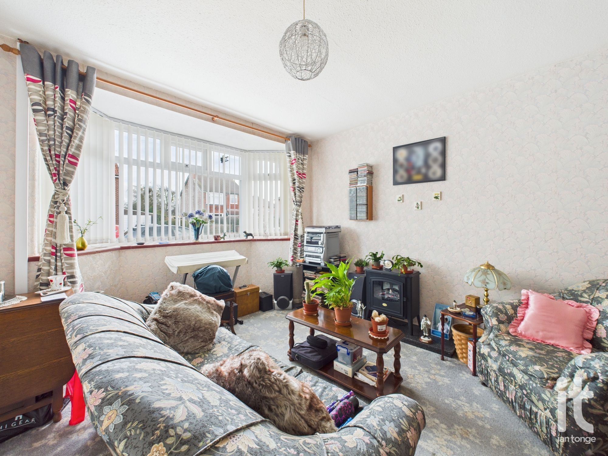 3 bedroom semi-detached house For Sale in Stockport - Photograph 4.