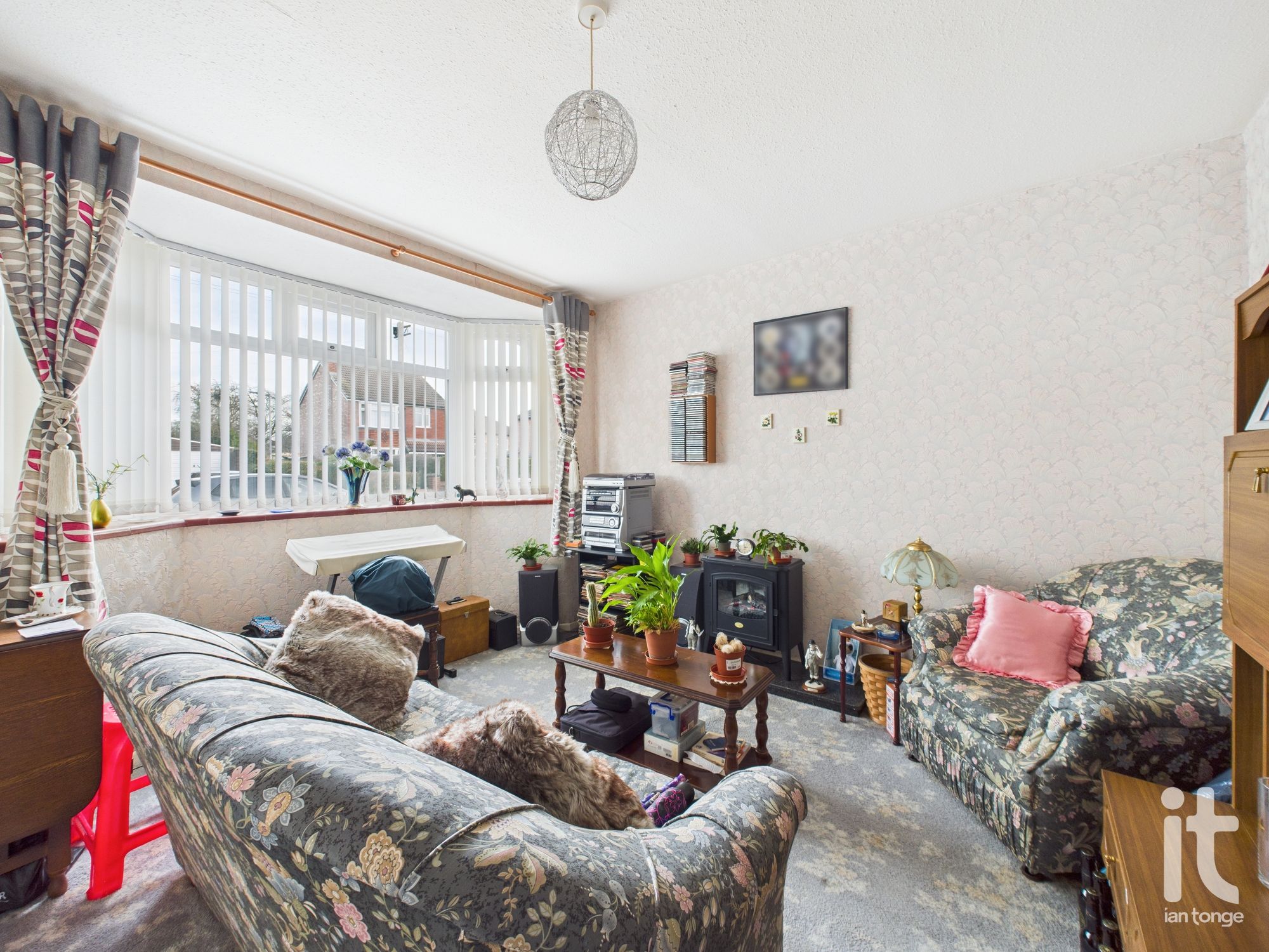 3 bedroom semi-detached house For Sale in Stockport - Photograph 6.