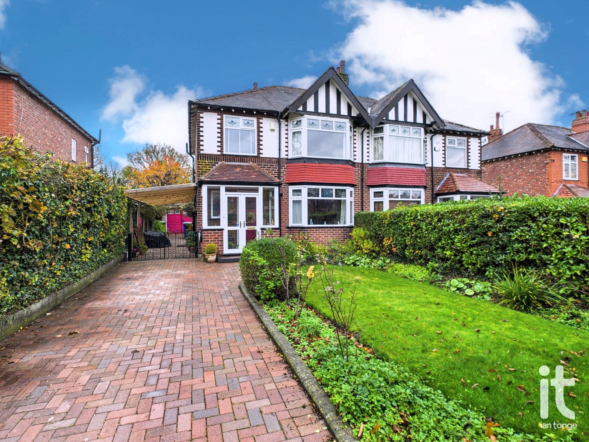 3 bedroom semi-detached house For Sale in Stockport - Photograph 1.