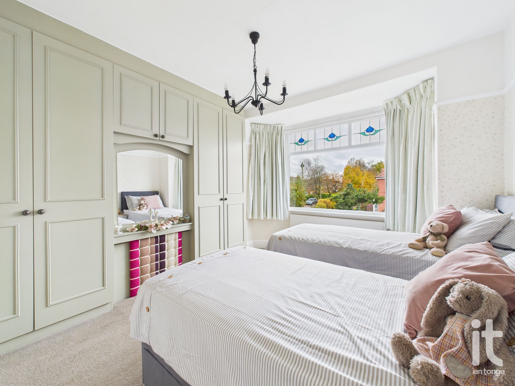 3 bedroom semi-detached house For Sale in Stockport - Photograph 34.