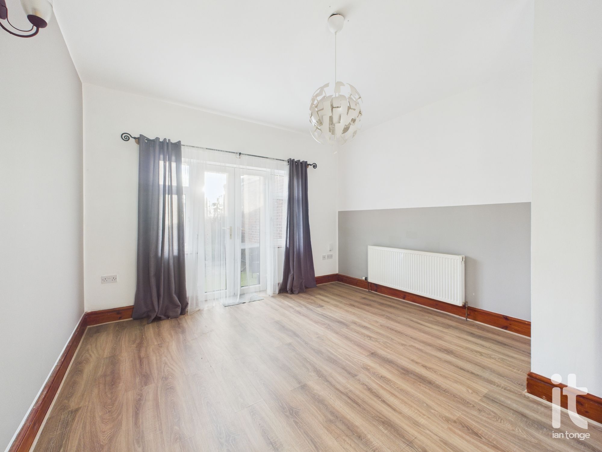 2 bedroom mid terraced house For Sale in Stockport - Photograph 19.