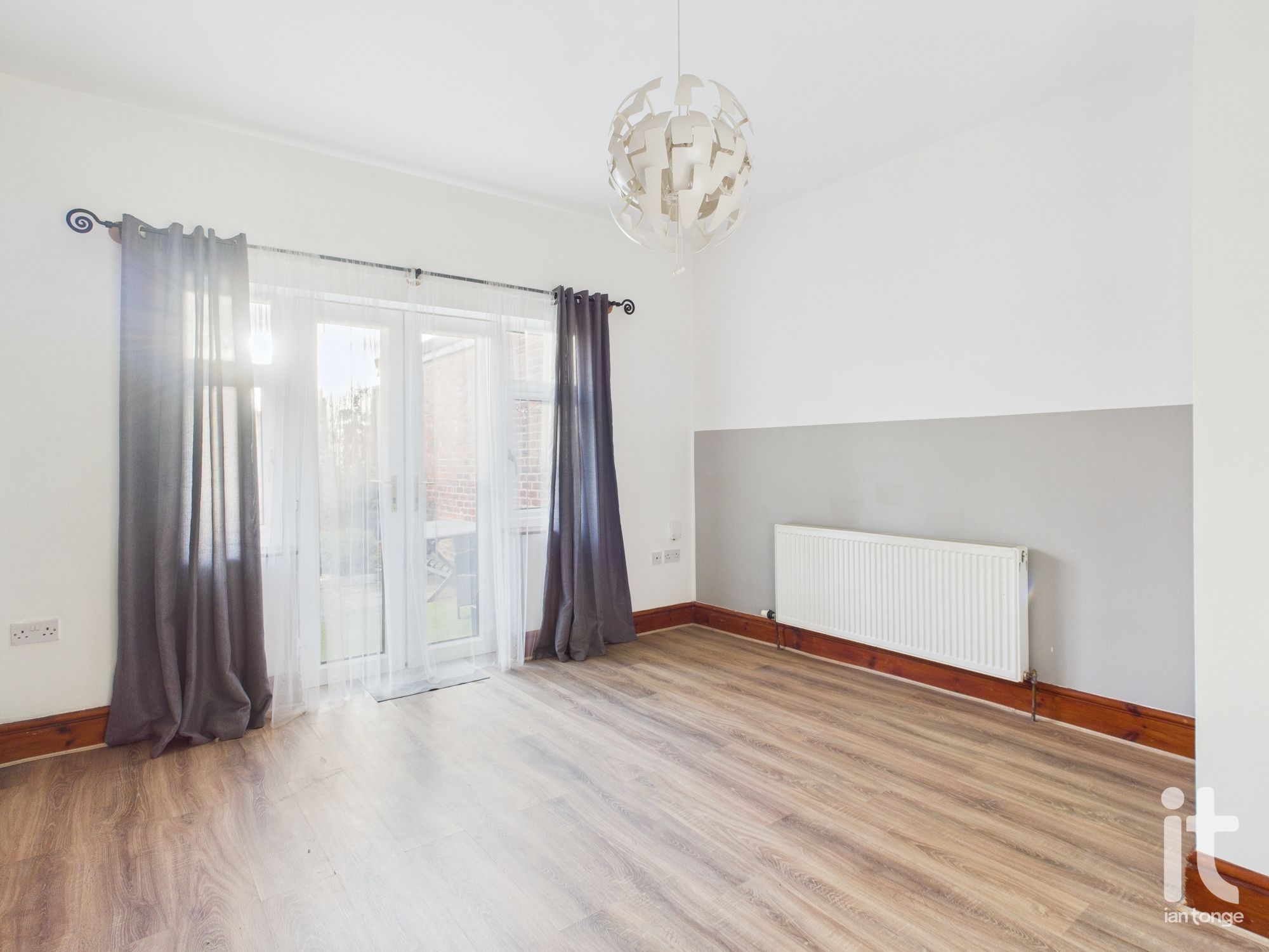 2 bedroom mid terraced house For Sale in Stockport - Photograph 11.