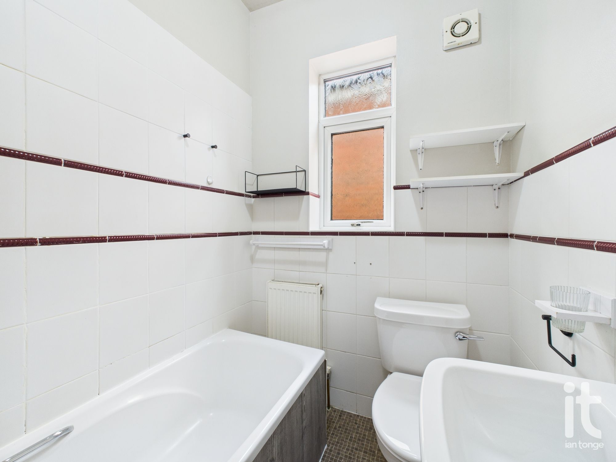 2 bedroom mid terraced house For Sale in Stockport - Photograph 18.