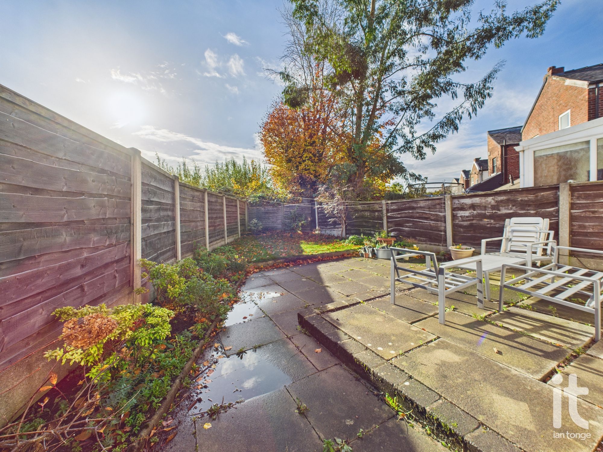 2 bedroom semi-detached house For Sale in Stockport - Photograph 12.
