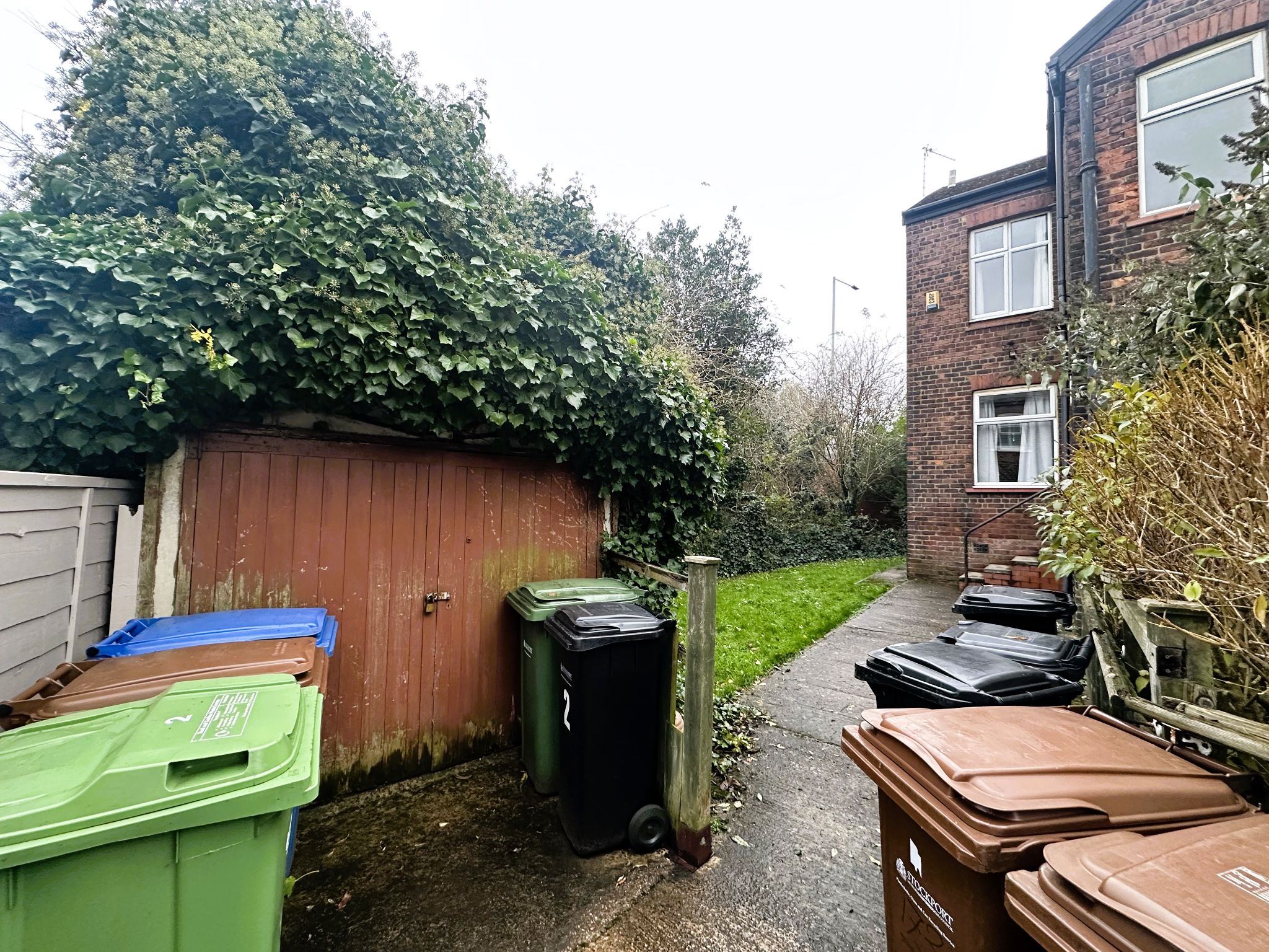 2 bedroom end terraced house For Sale in Stockport - Photograph 12.