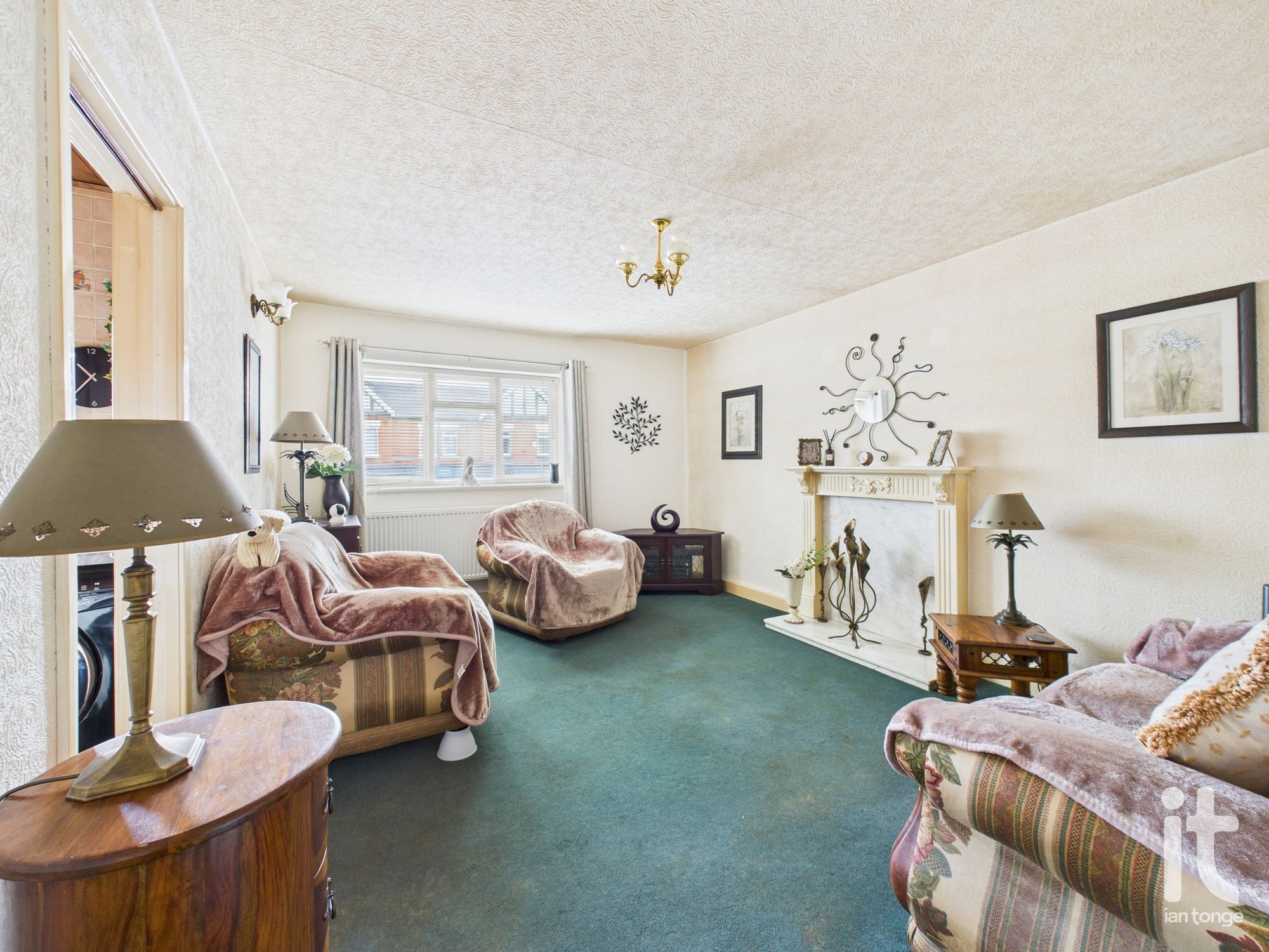 2 bedroom apartment flat/apartment For Sale in Stockport - Photograph 2.